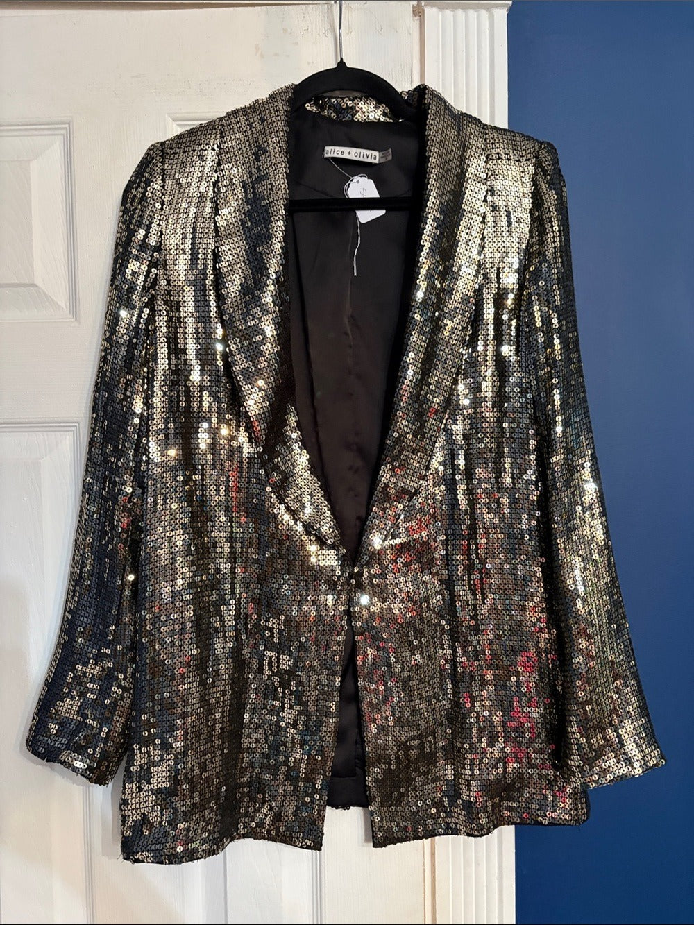 Alice + Olivia Oversized Sequin Gold Blazer - S 🌟 - Image 5