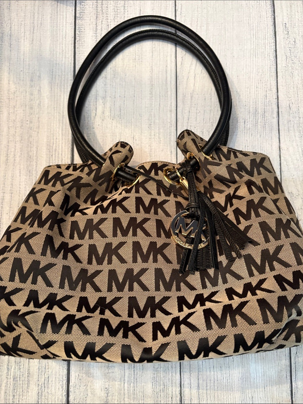 Micheal Micheal Kors East West Signature Tote 🌟 - Image 5