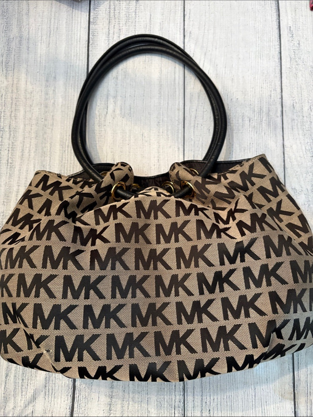 Micheal Micheal Kors East West Signature Tote 🌟 - Image 4