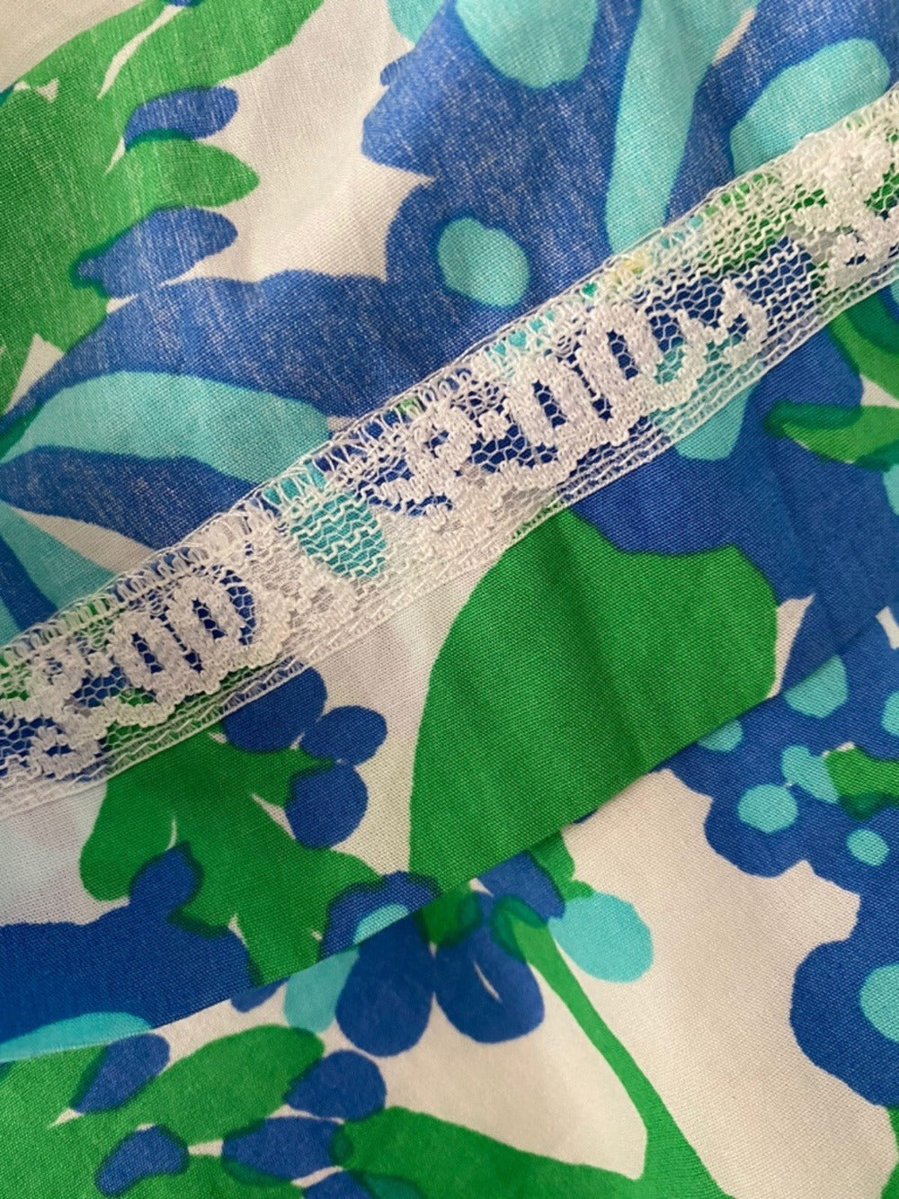 Lilly Pulizter Lillian halter Dress Bee in Your Bonnet - size 2 - Image 4