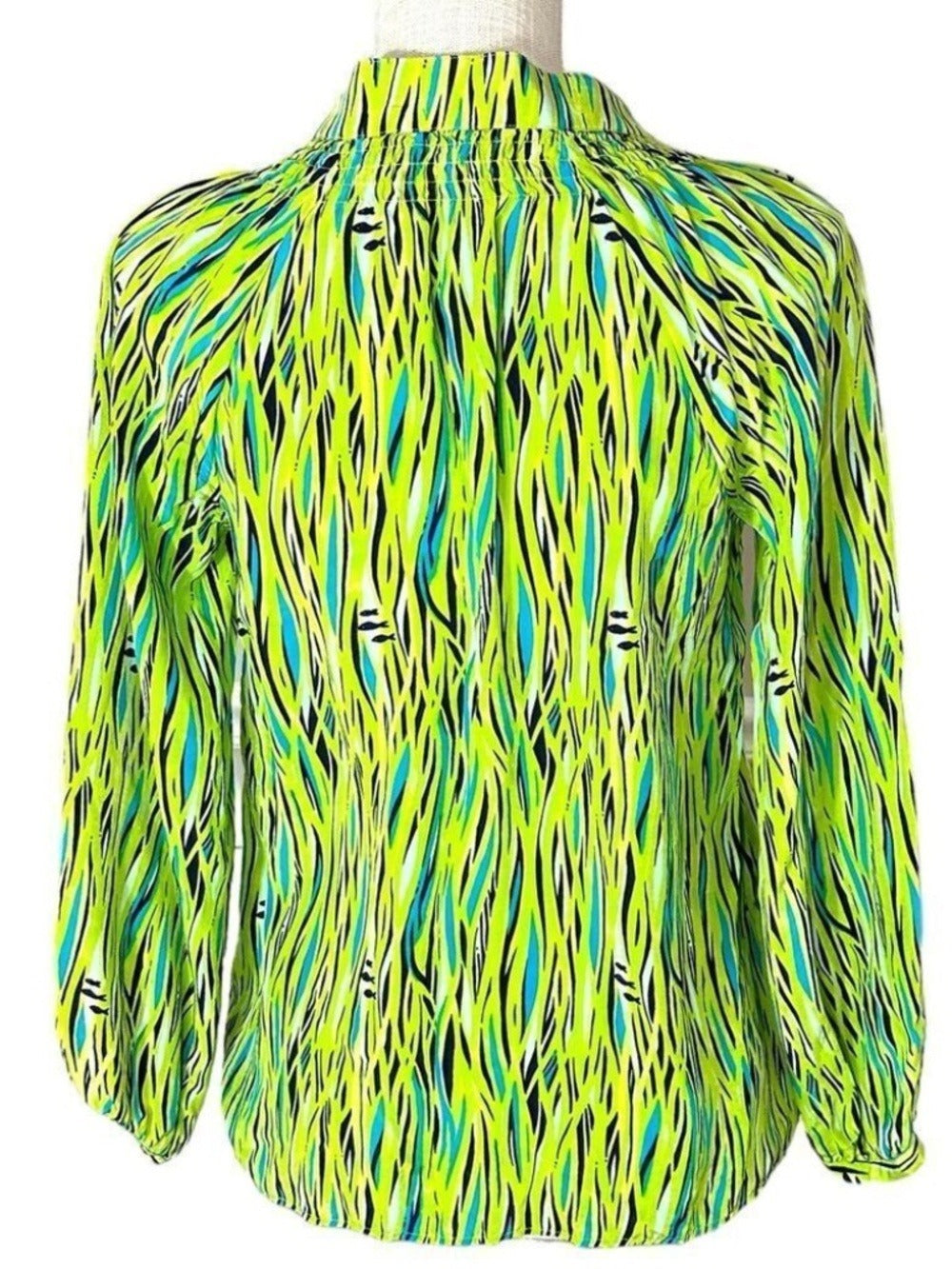 Lilly Pulitzer Elsa 100% silk seaweed fish - size 2 - Image 3