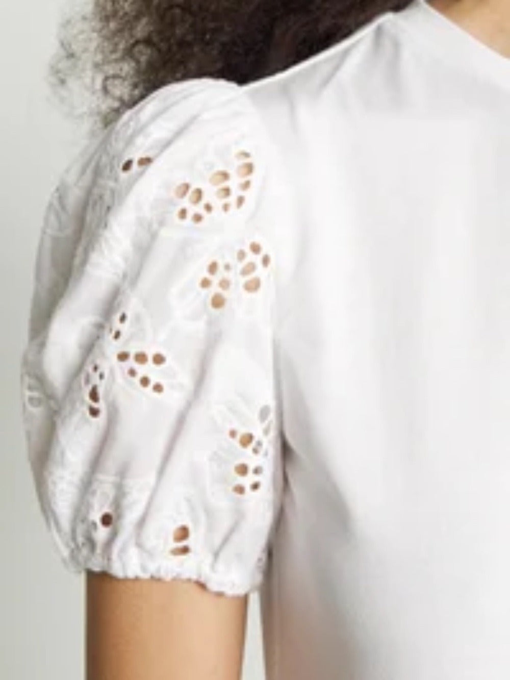 KATE SPADE Butterfly Eyelet crewneck shirt - size small 🌟 - Image 3