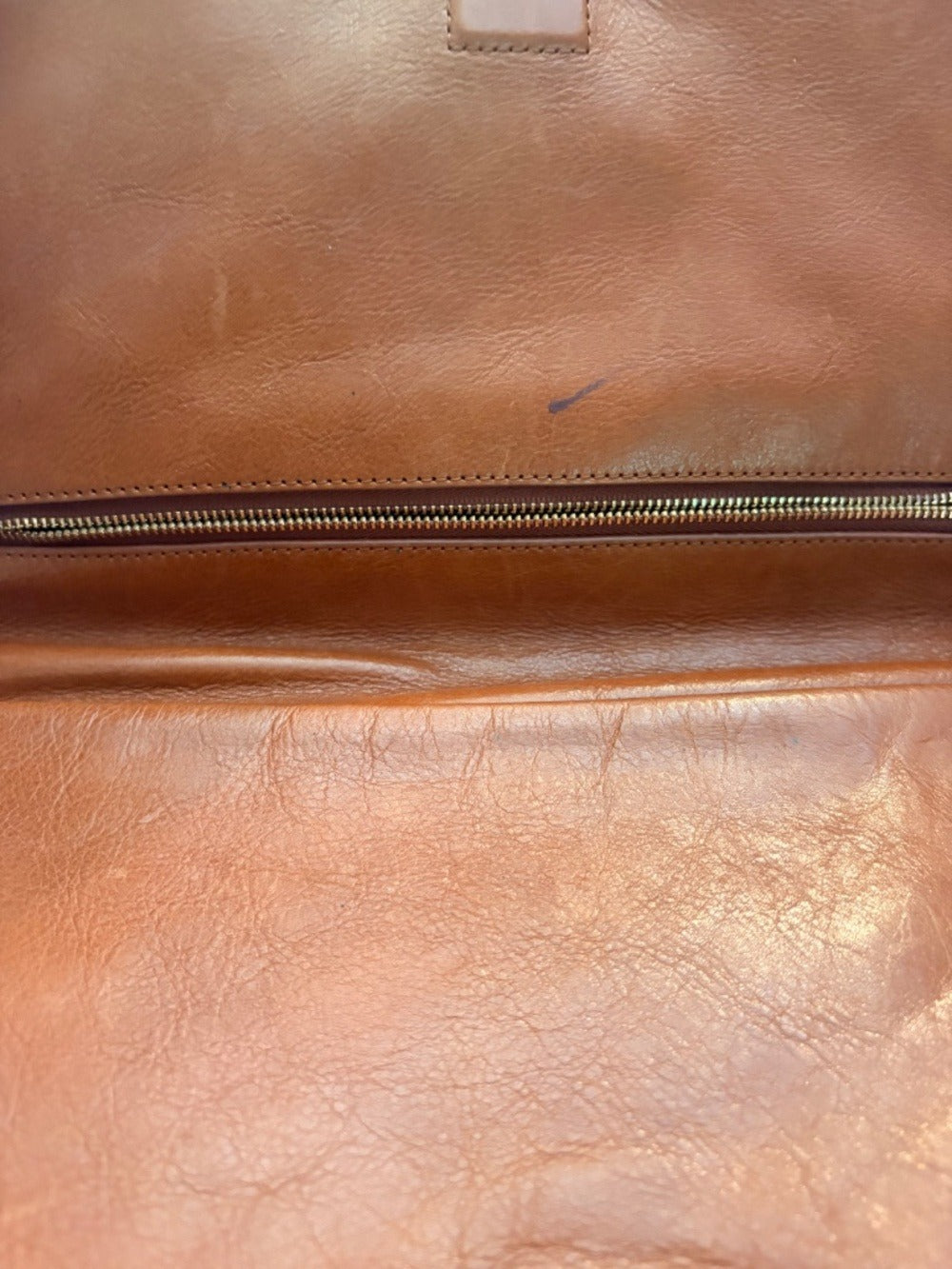 Tory Burch Patent Monogram Clutch 🌟 - Image 3
