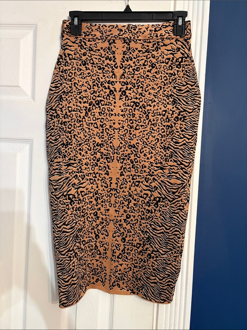 House of CB "Giannelli" Animal Print Bandage Midi Skirt - size M 🌟 - Image 3