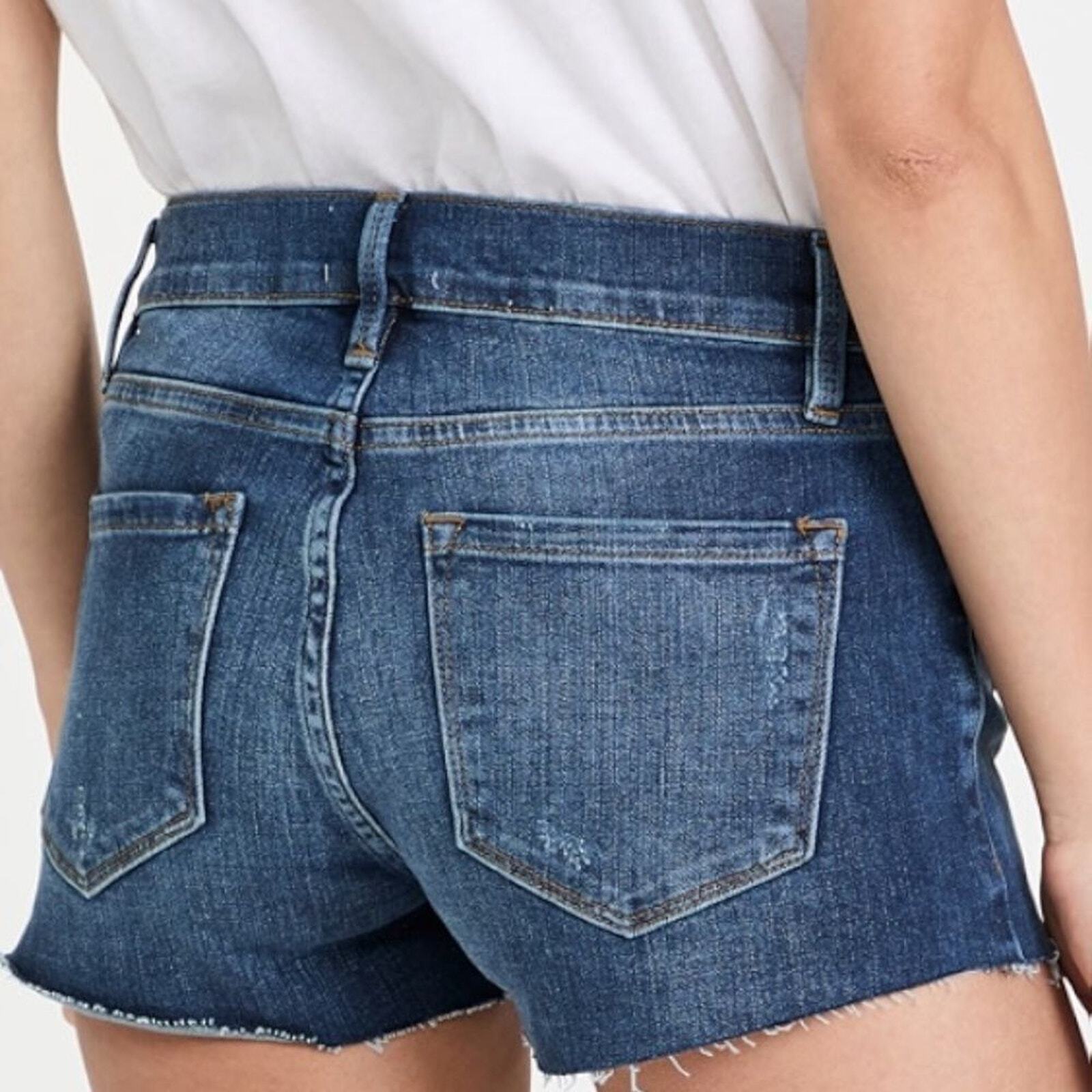 NWT FRAME Le Cut Off Jean Shorts in Azure - size 30