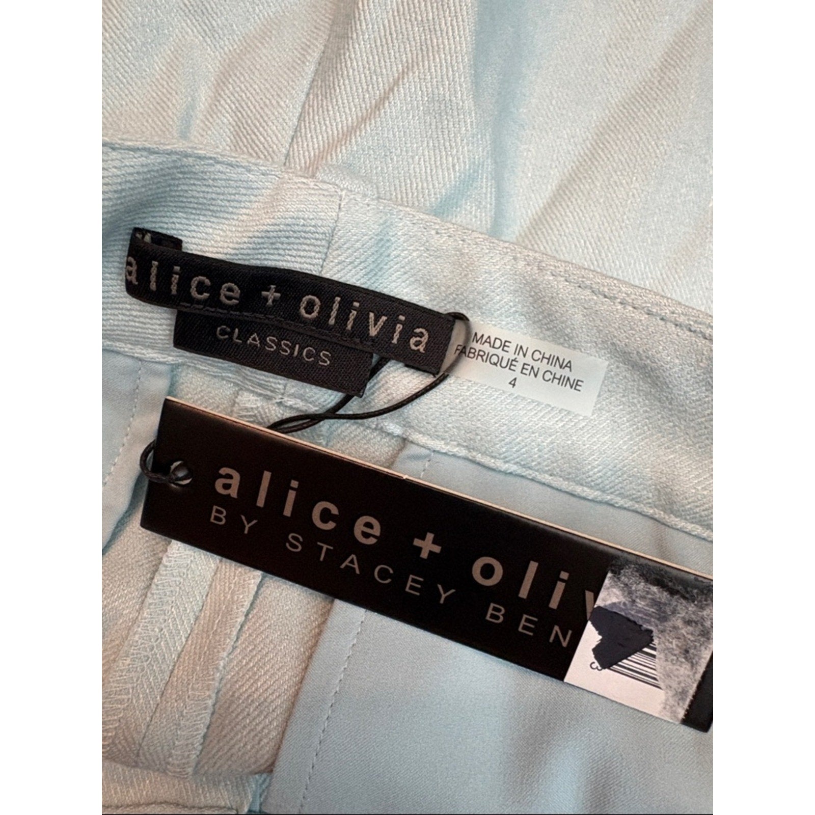 Alice + Olivia Conry Linen Pleated Short In Spring Sky - size 4 - NWT