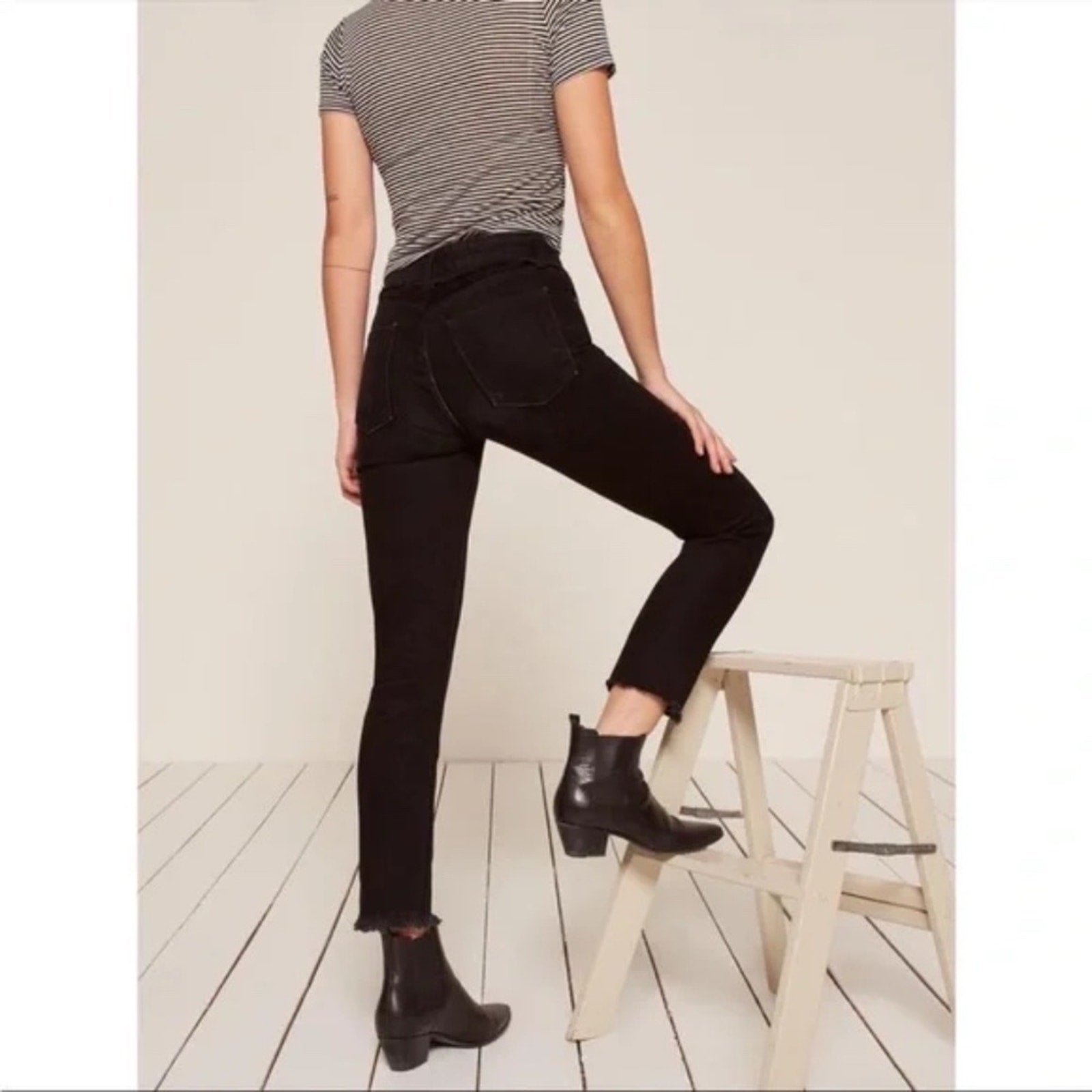 Reformation Julia Crop Cigarette Jean in Euphrates - size 24