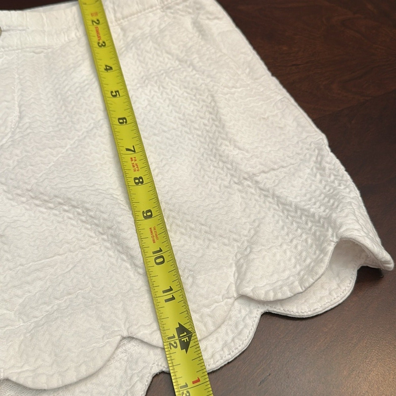 Lilly Pulitzer Scalloped Buttercup Shorts, Resort White, Size 4