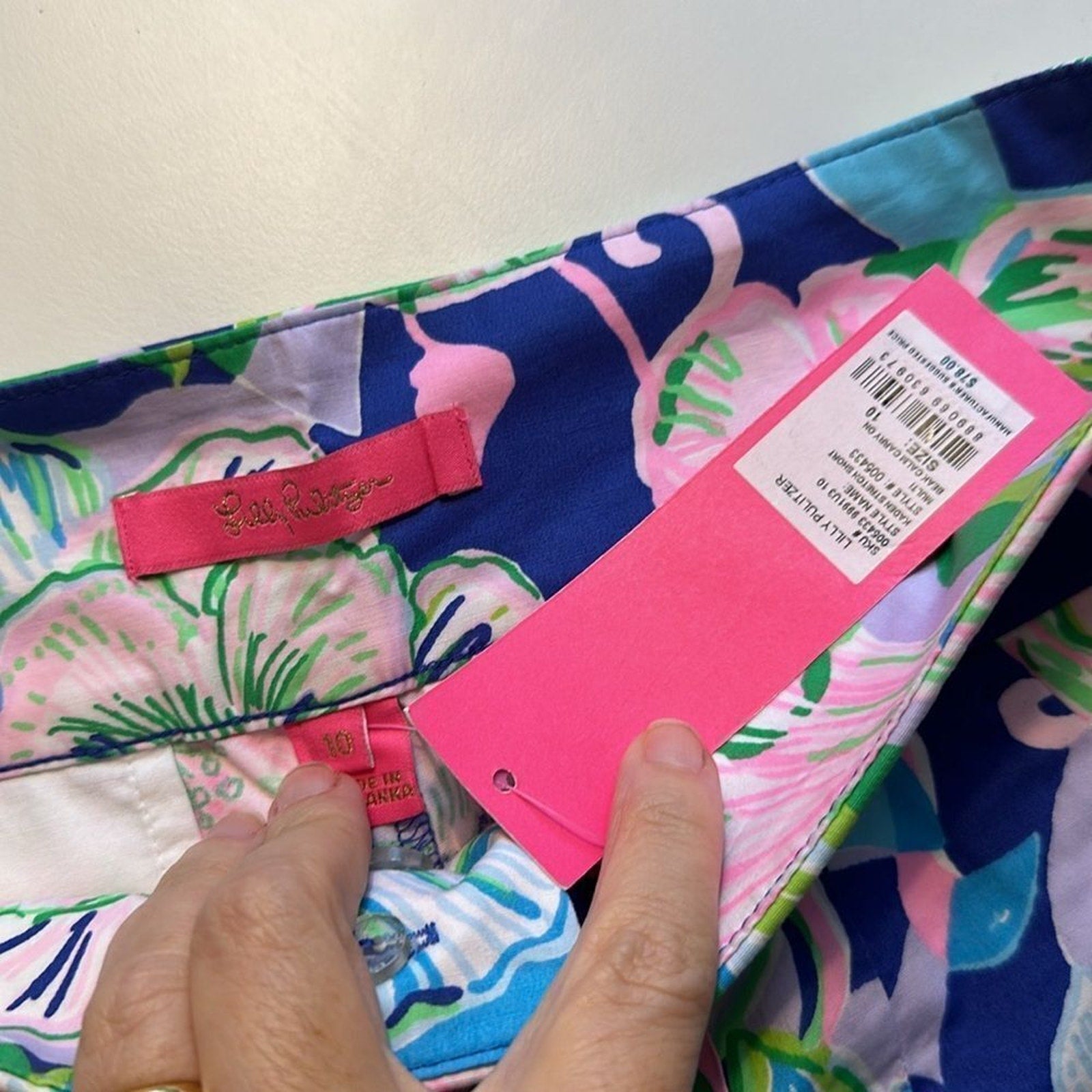 NWT Lilly Pulitzer Kaden Stretch Bow Short Multi Beak Calm Carry On - 10