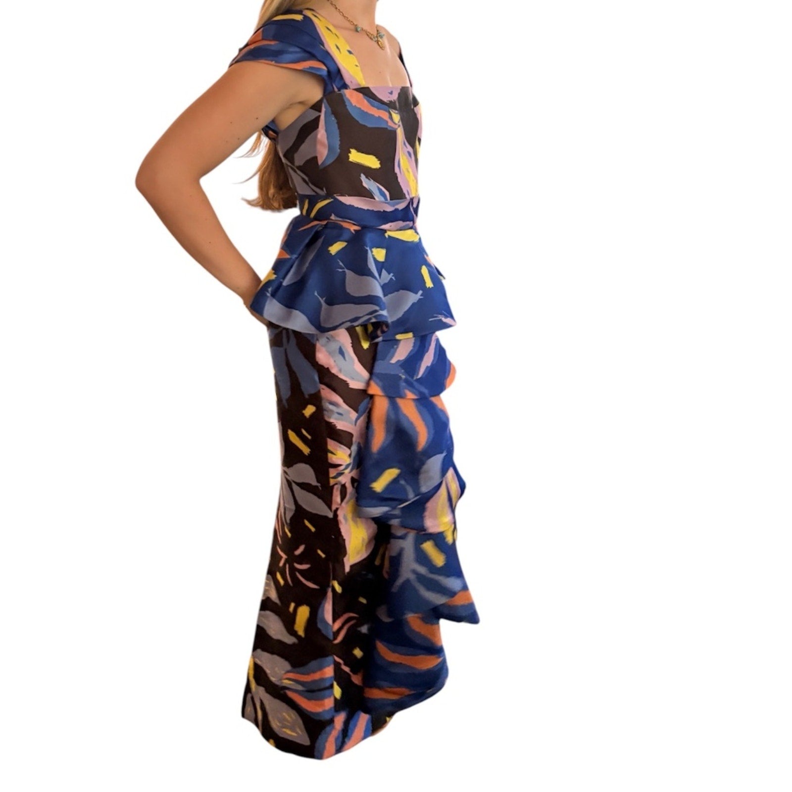 Leal Daccarett S/S 19 Floral Ruffle Gown - 4 🌟