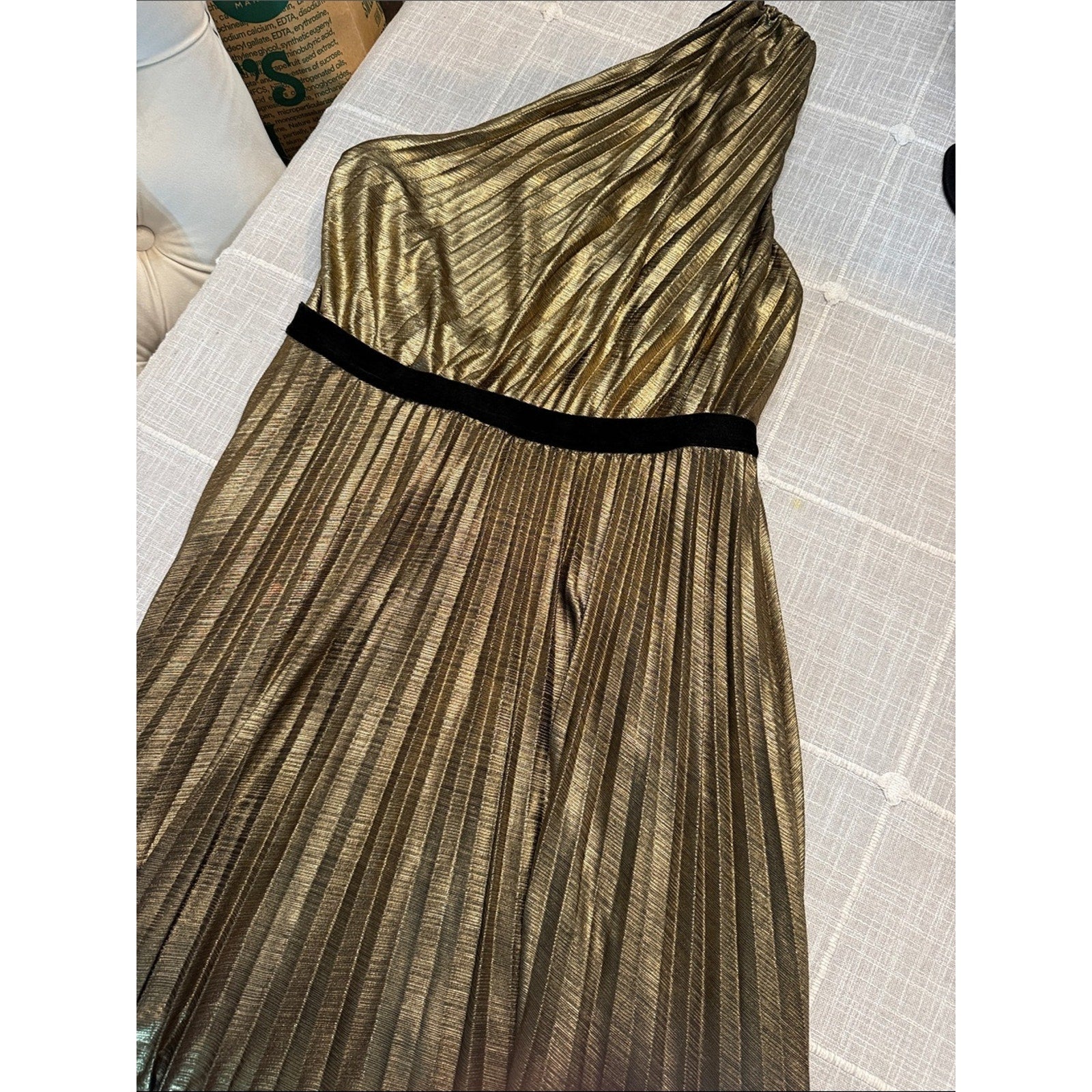 BCBGMAXAZRIA Metallic Pleated One-Shoulder Gown - L 🌟