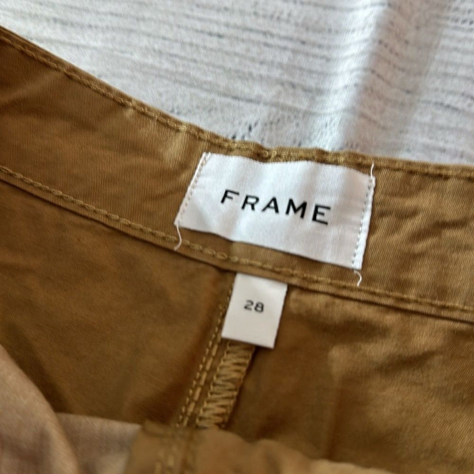 NWT FRAME Pleat Front Wide Leg Chinos In Camel - size 28