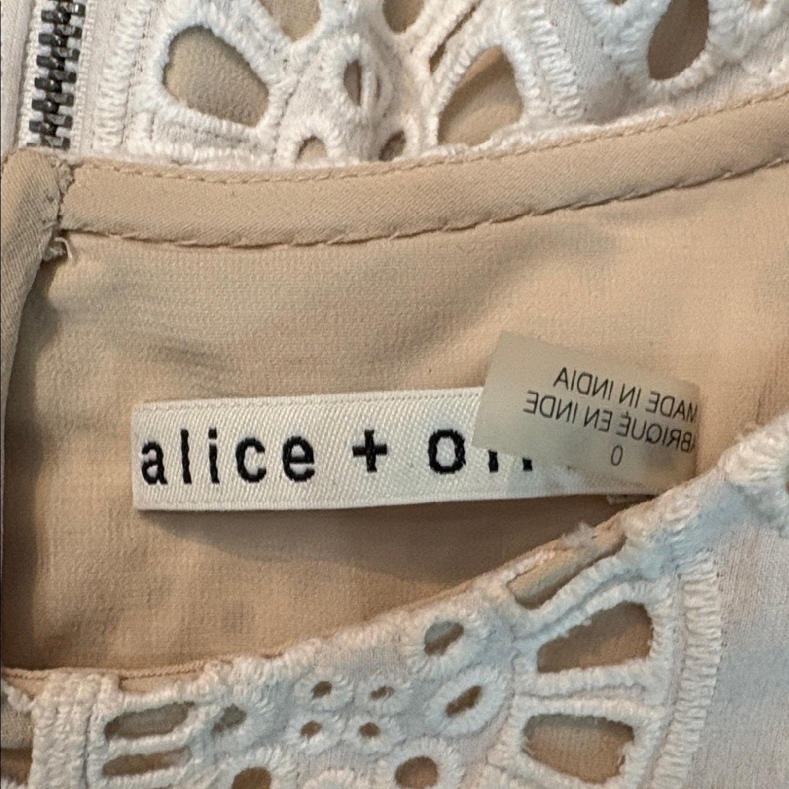 alice + olivia eyelet lace dress - size 0