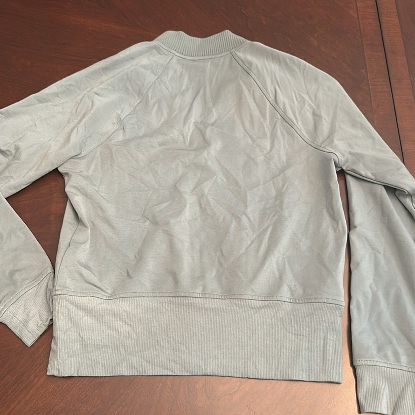 Athleta Eastbound Sweatshirt V-Neck Long Sleeve Green Small