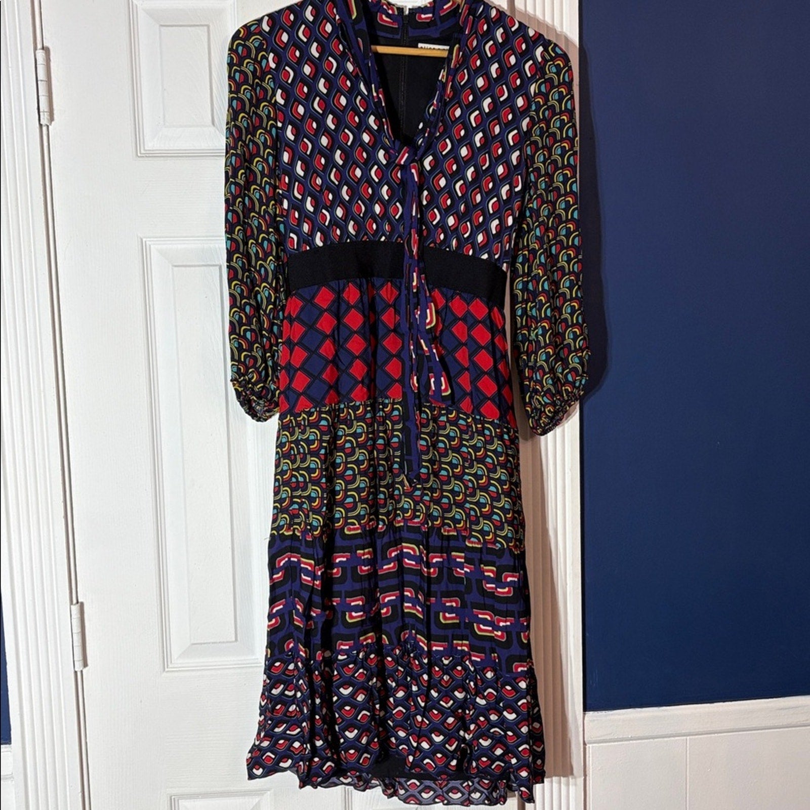 Alice + Olivia Karolina Paneled Blouson-Sleeve Midi Dress - size 2