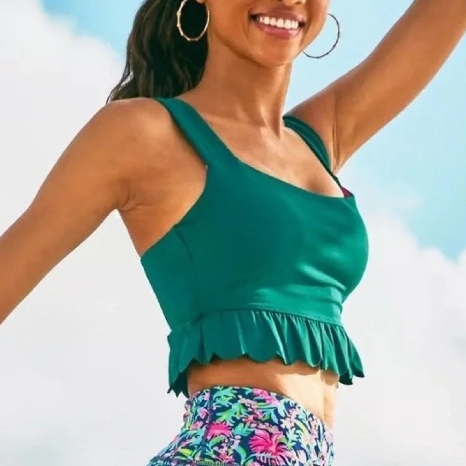 Lilly Pulitzer UPF 50+ Luisa Luxletic Scallop Sports Bra Hosta Green -size small