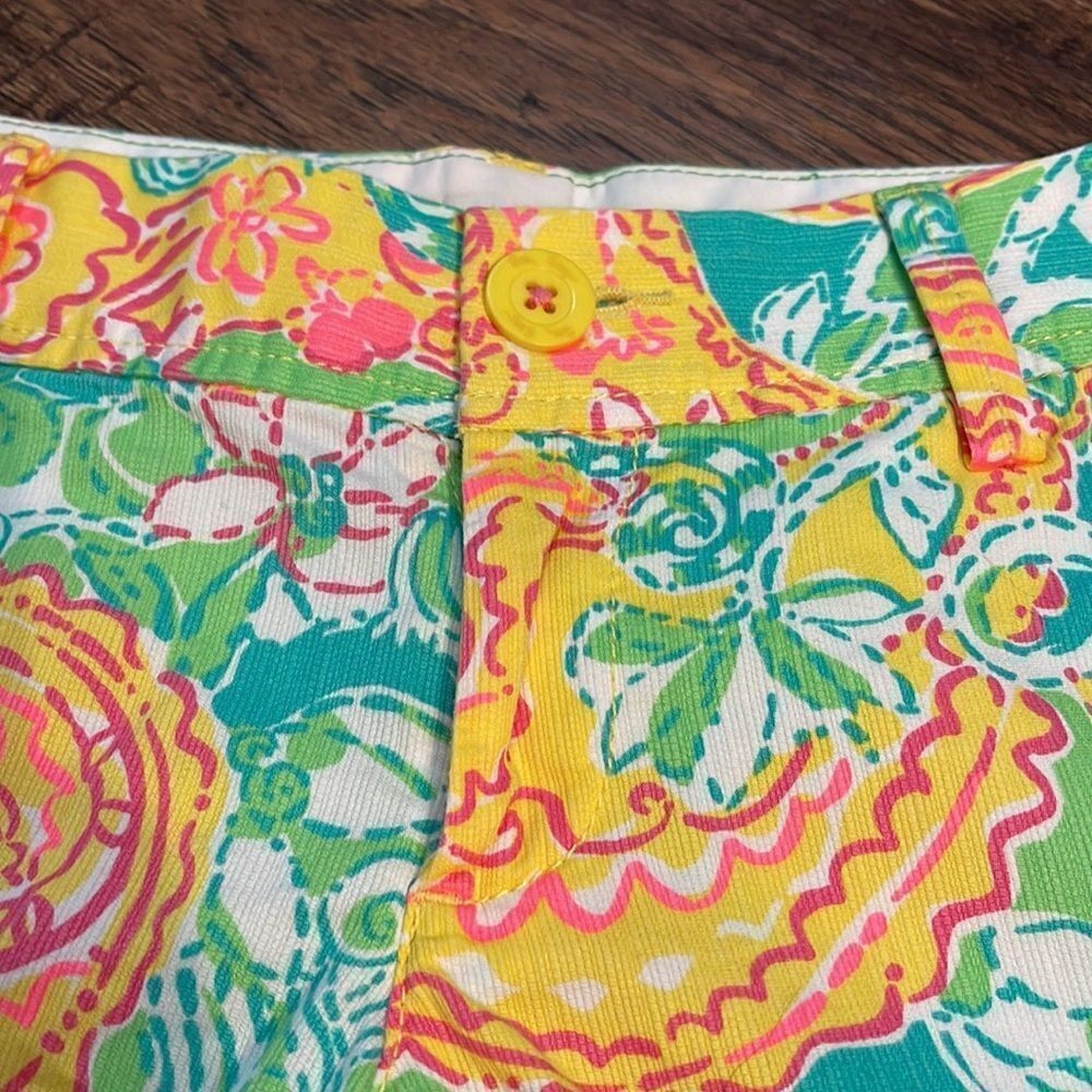 Lilly Pulitzer Walsh Pop Goes The Lemur Yellow Turquoise Paisley Shorts Size 2