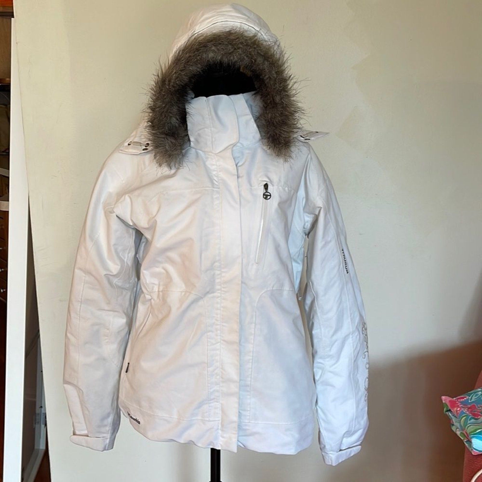 Columbia women titanium Omni-tech Jacket - size L