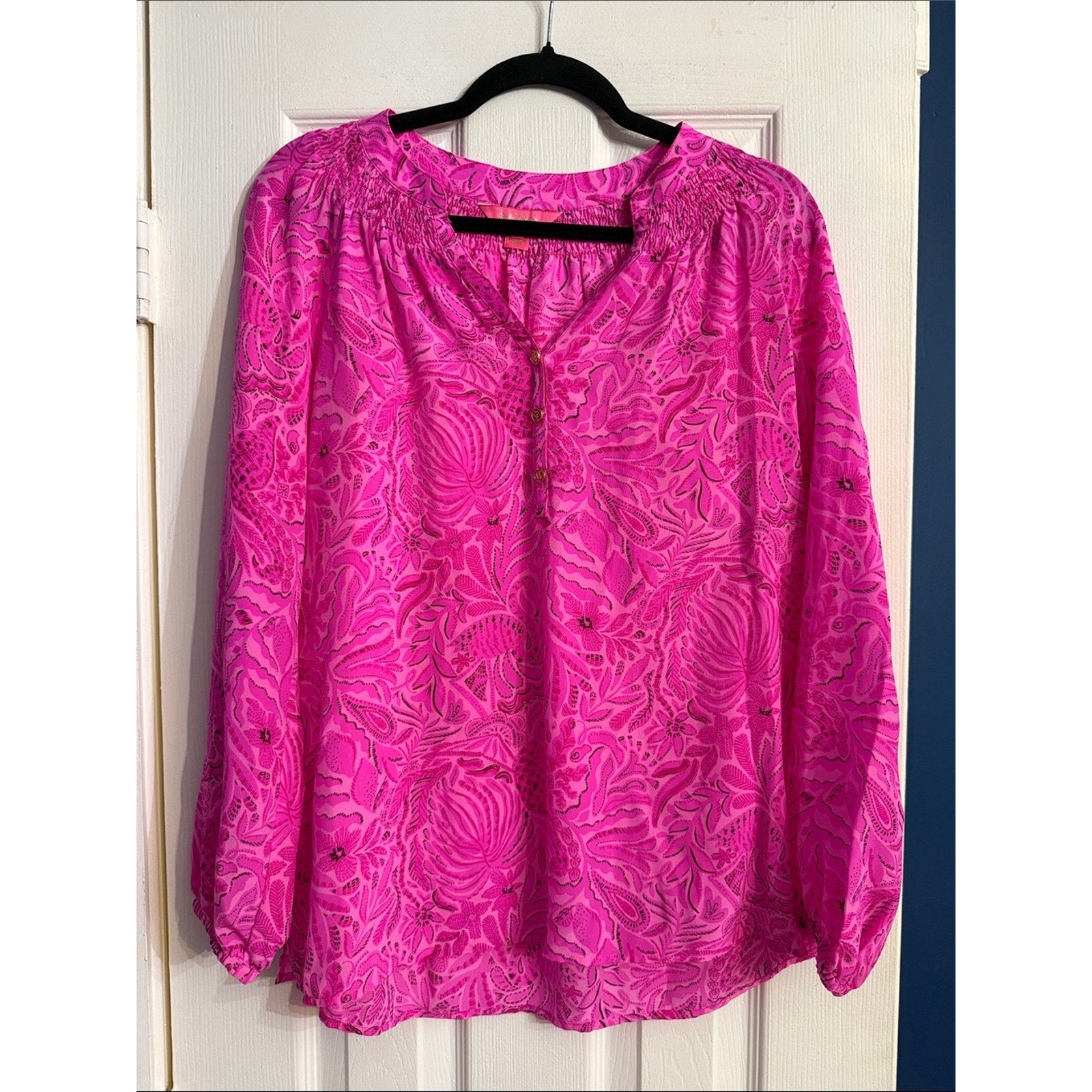 Lilly Pulitzer Elsa Silk Blouse in Pink Blossom Foxy Llama - M 🌟