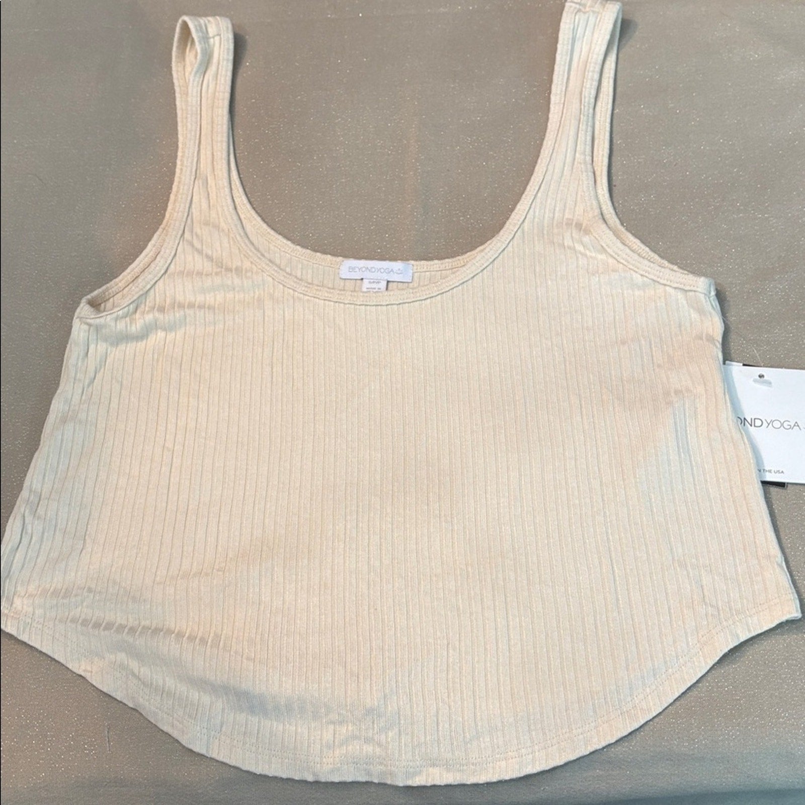 NWT Beyond Yoga Well Traveled Tank | Cropped Scoop Neck Tank - size small