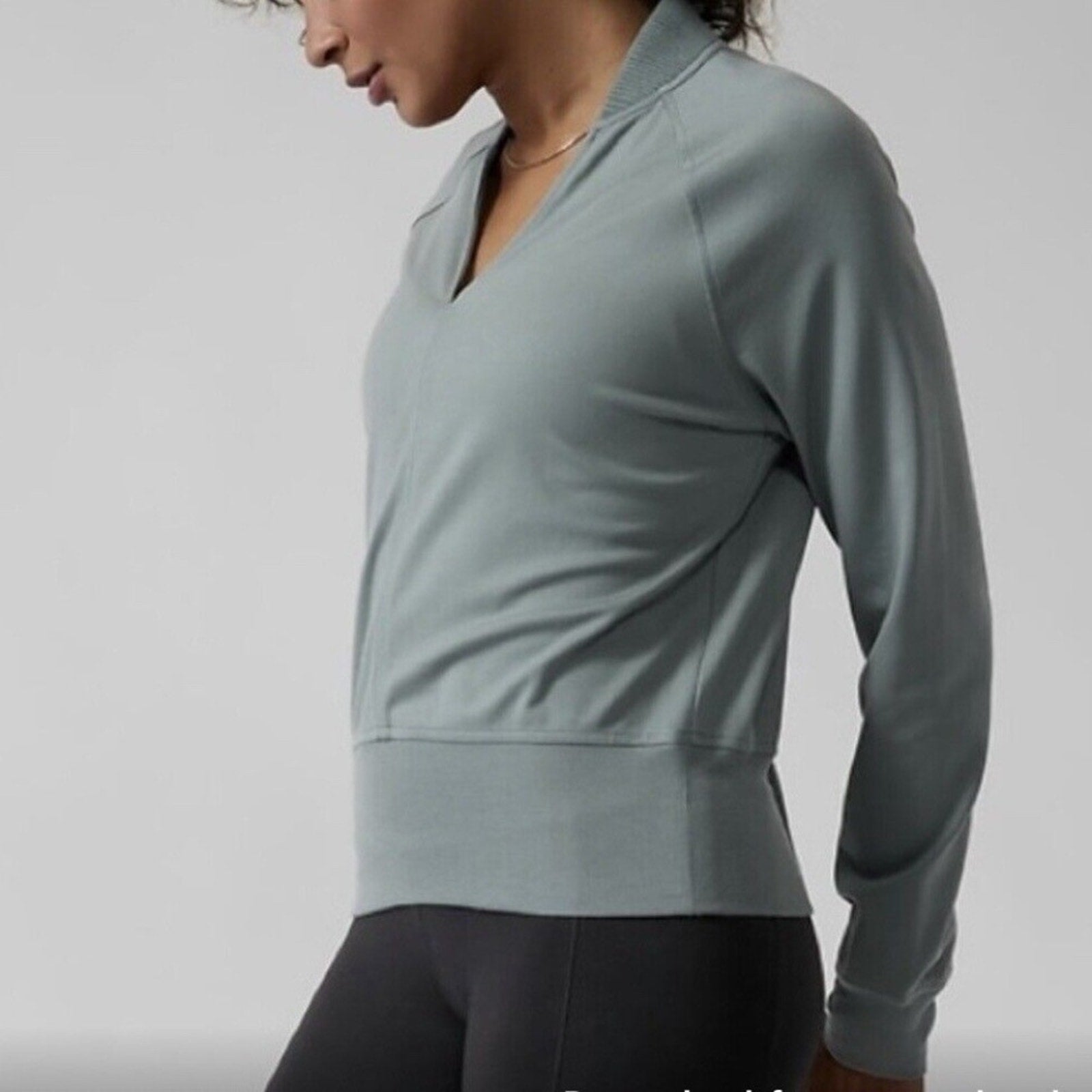 Athleta Eastbound Sweatshirt V-Neck Long Sleeve Green Small