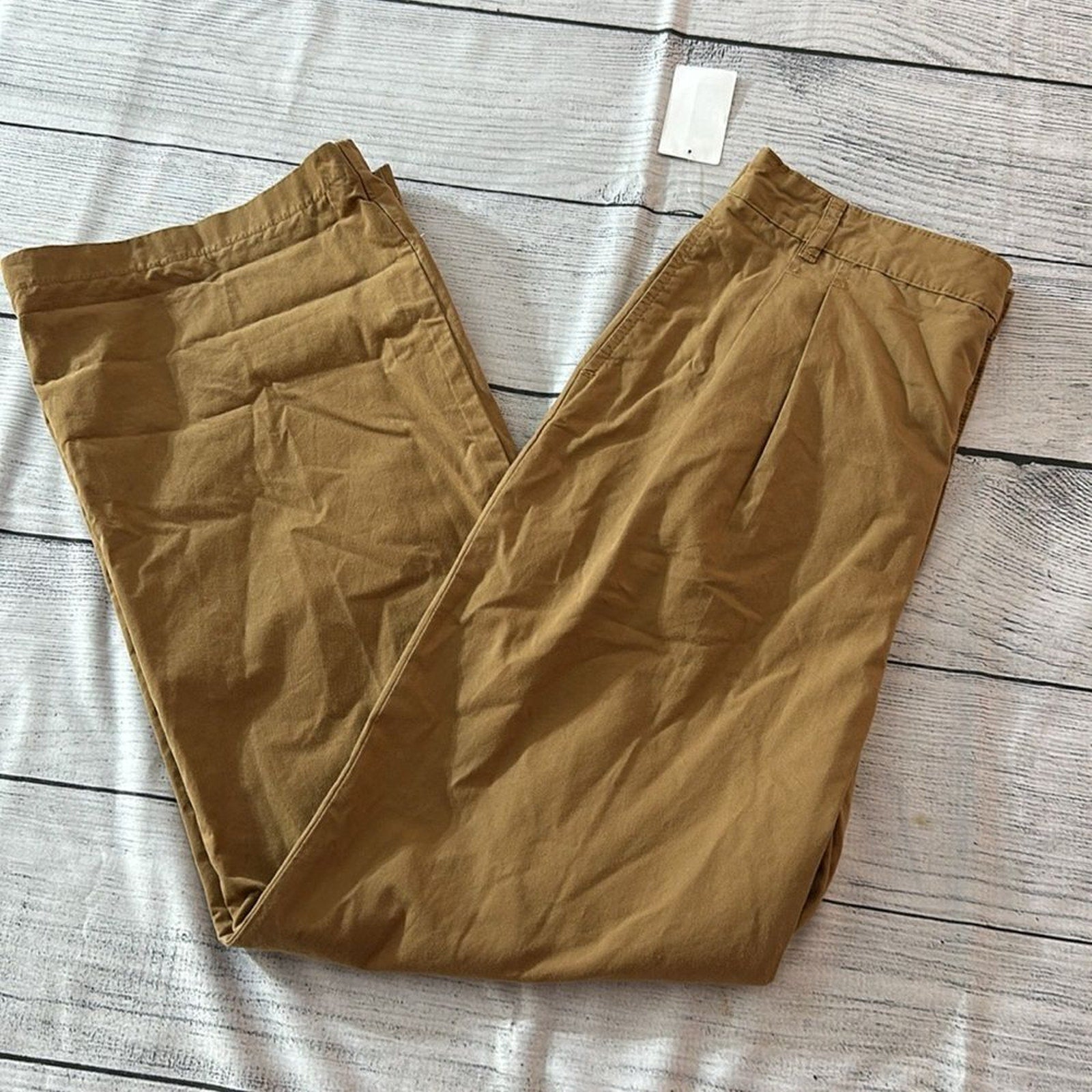 NWT FRAME Pleat Front Wide Leg Chinos In Camel - size 28