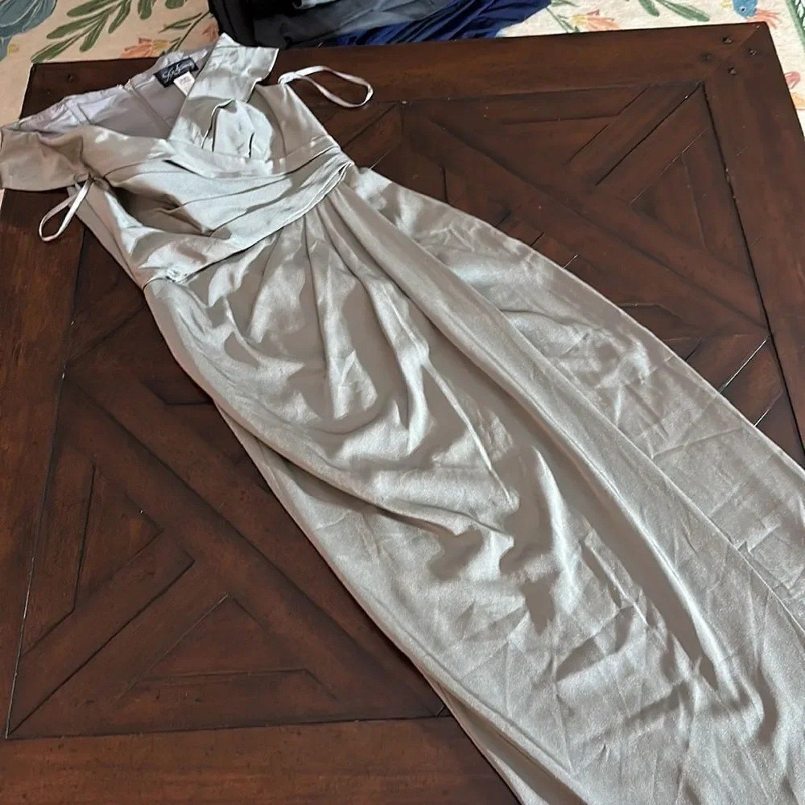 NWOT La Femme 25206 - Ruched Cap Sleeved Long Jersey Dress - size 2