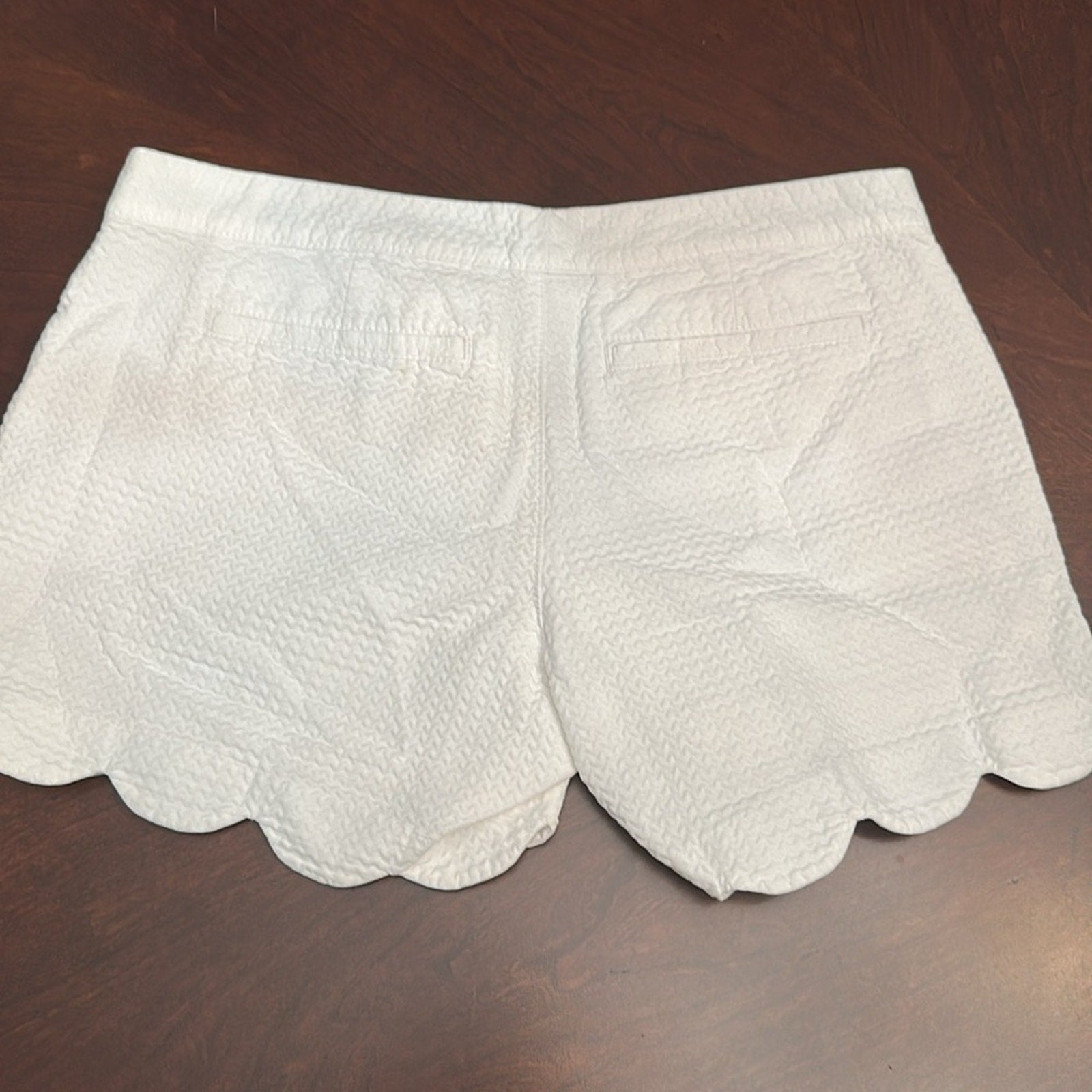 Lilly Pulitzer Scalloped Buttercup Shorts, Resort White, Size 4