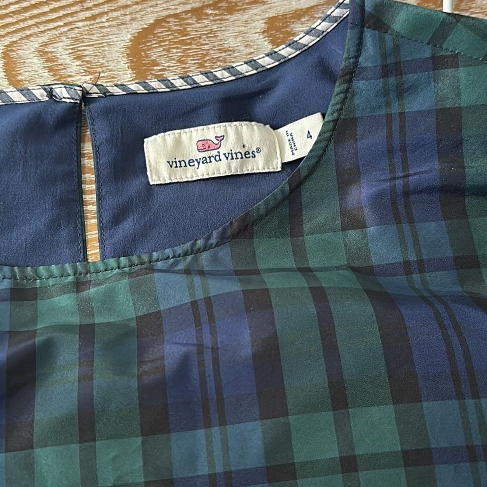 EUC Vineyard Vines Plaid Blouse Bell Sleeve Navy/Green - size 4