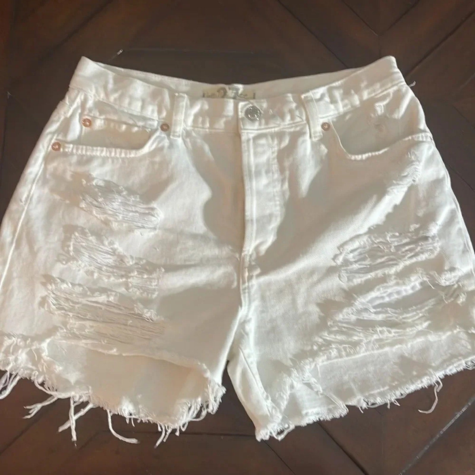 NWT Free People Maggie Mid Rise Shorts - size 27