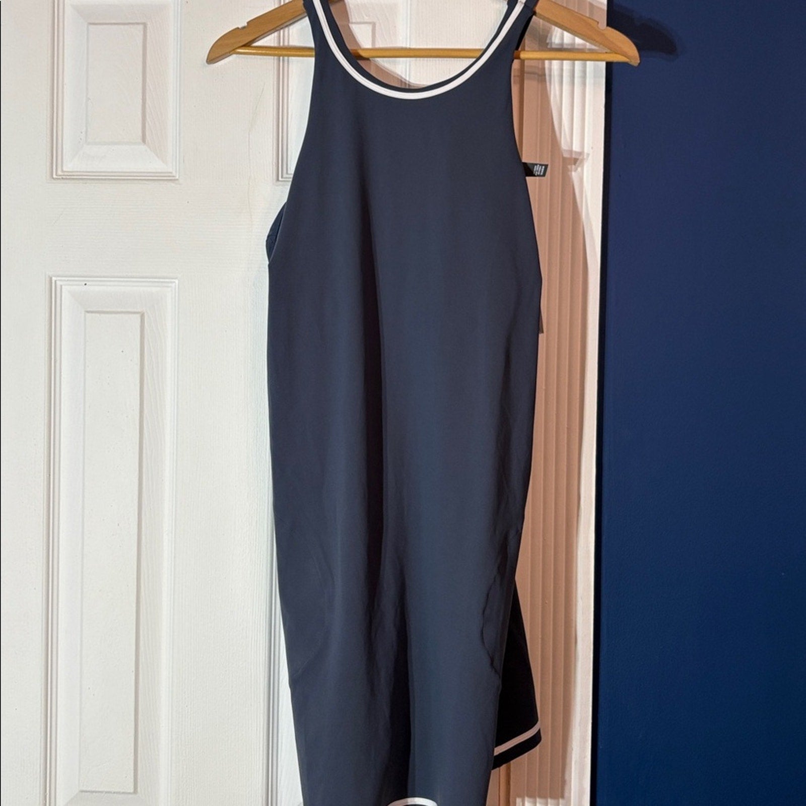 NEW Vuori Grey White Stripe Stretch Volley Athletic Mini Tennis Dress - size L