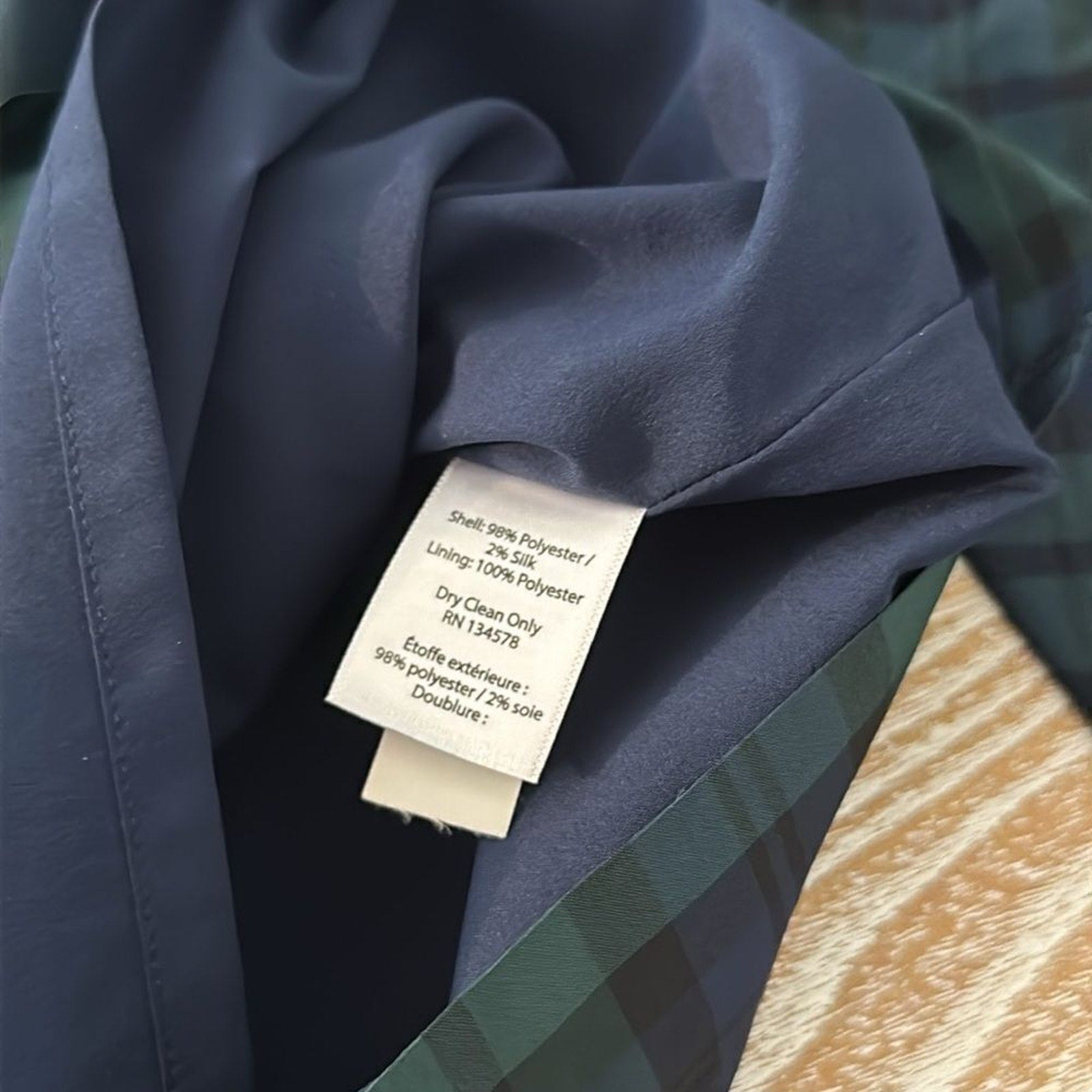 EUC Vineyard Vines Plaid Blouse Bell Sleeve Navy/Green - size 4
