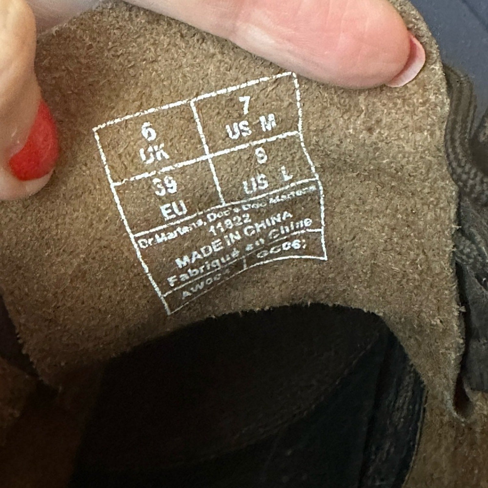 Doc marten classic dark brown boot - women's 8 US