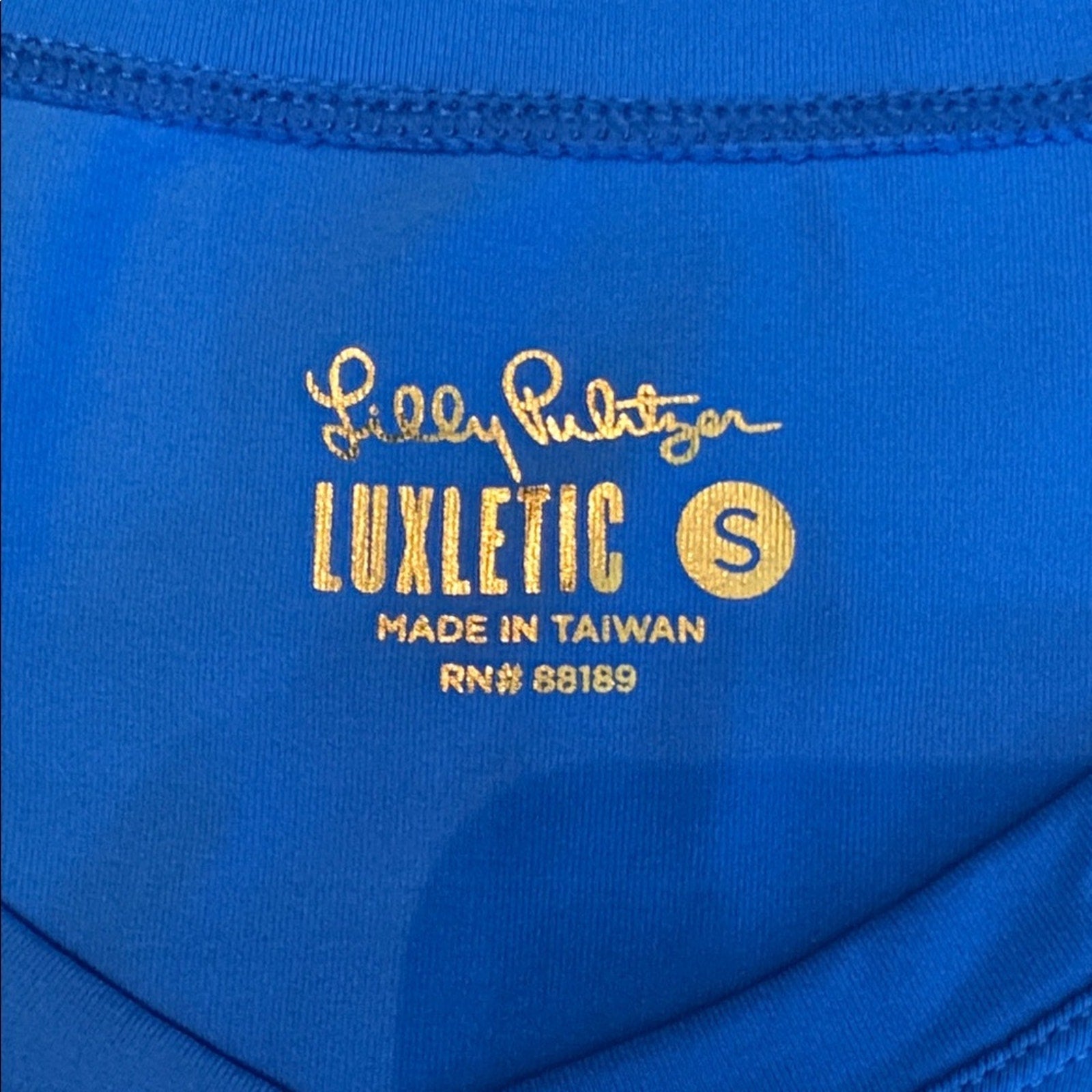 LILLY PULITZER Luxletic V Neck Performance top - size small