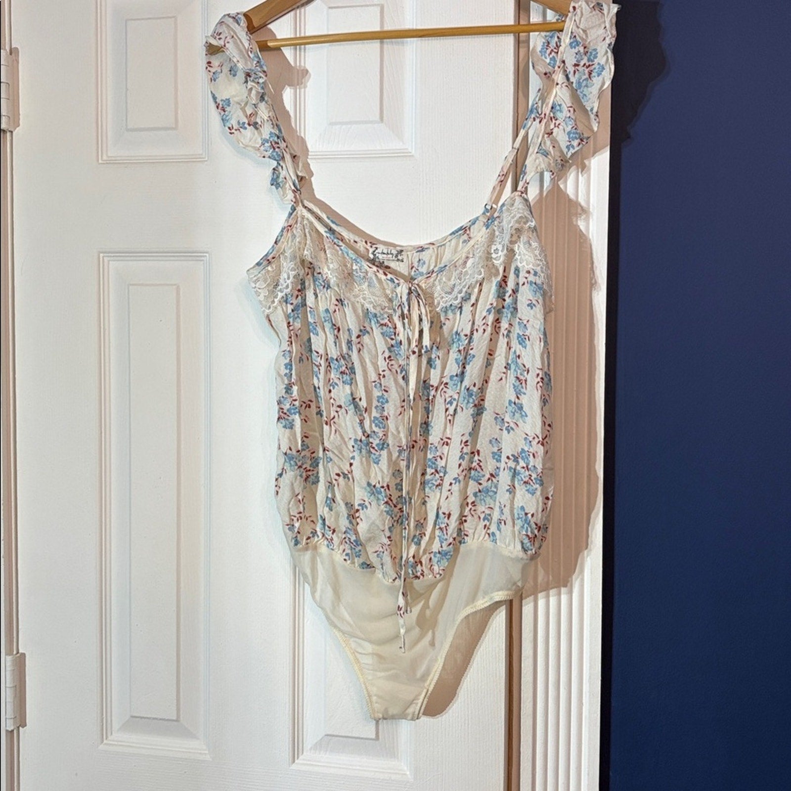 NWT Free People Take It Away Sleeveless Bodysuit Cream Blue Floral Womens Size L