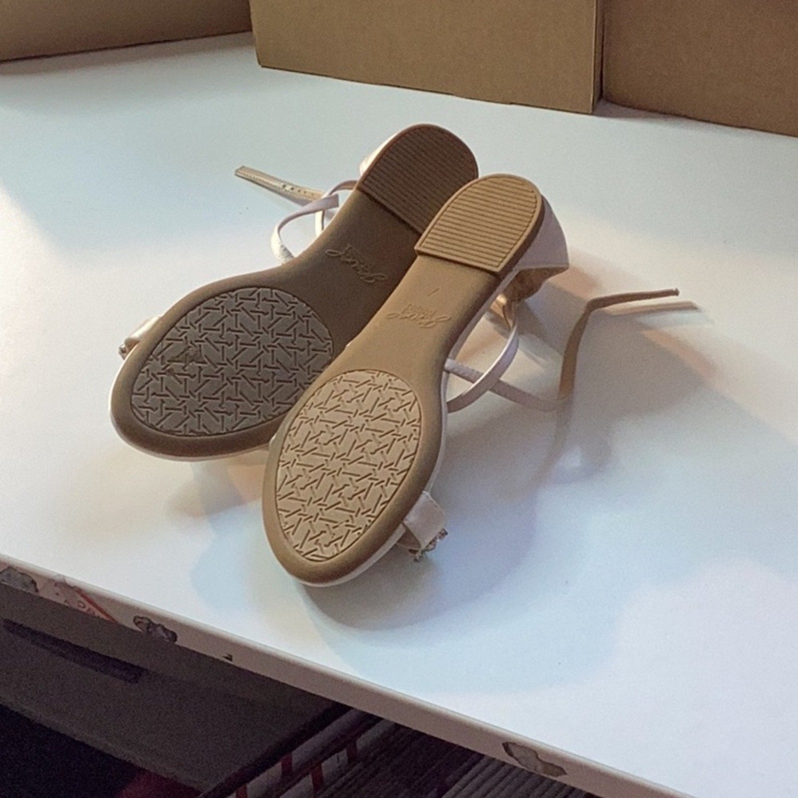 NEW Badgley Mischka Women's Sandals with Crystal Embellishments - size 7