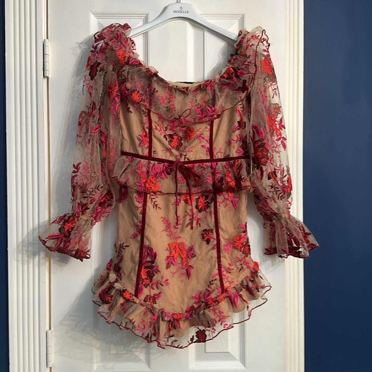 NWT Majorelle Fae Mini Dress In Scarlet Vineyard Floral Embroidered - small