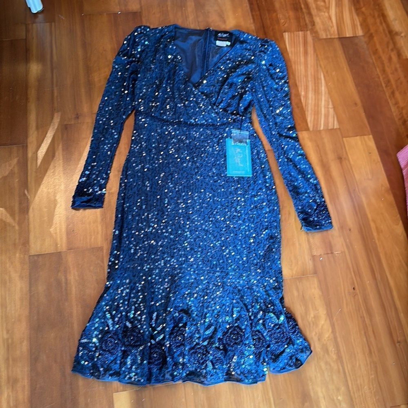 NWT Mac Duggal Fit & Flare Sequin Dress - size 8