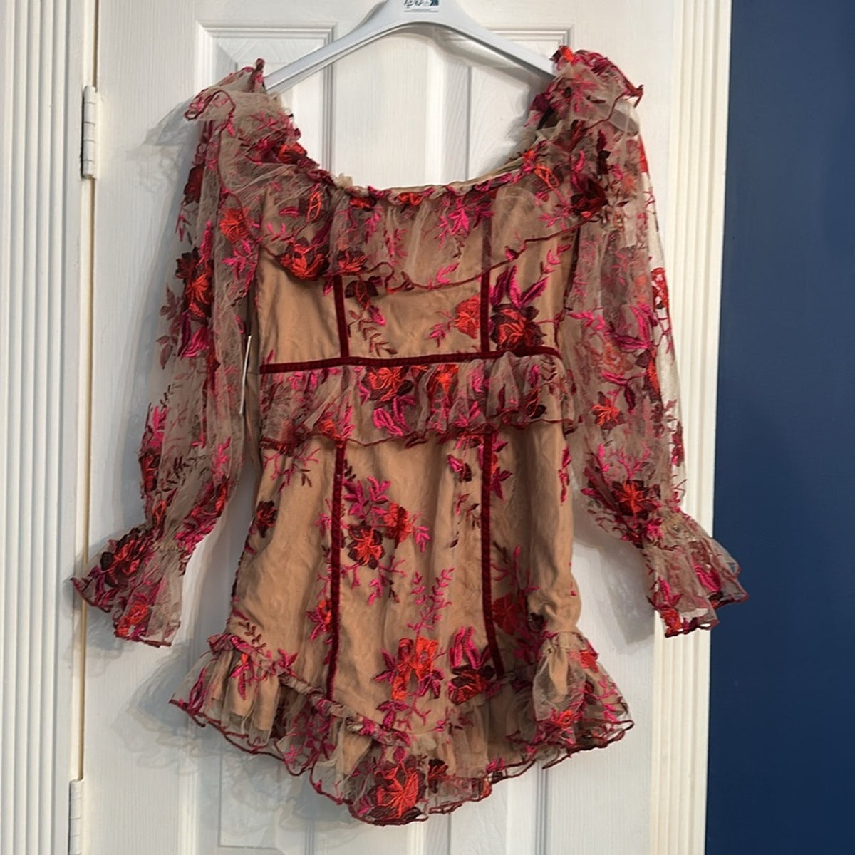 NWT Majorelle Fae Mini Dress In Scarlet Vineyard Floral Embroidered - small