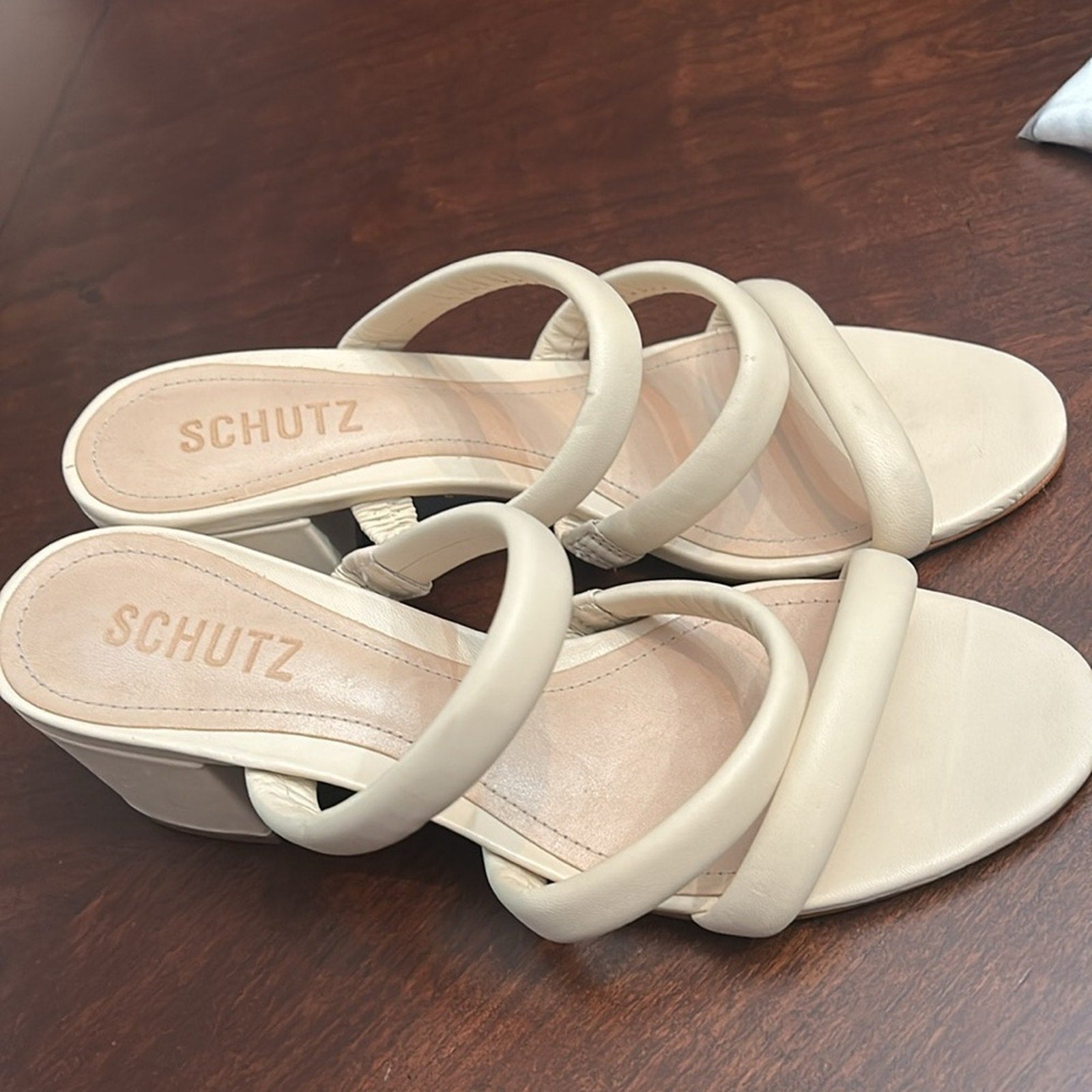 NEW Schutz Olly Cream Leather Block Heel Strappy Sandals - size 7