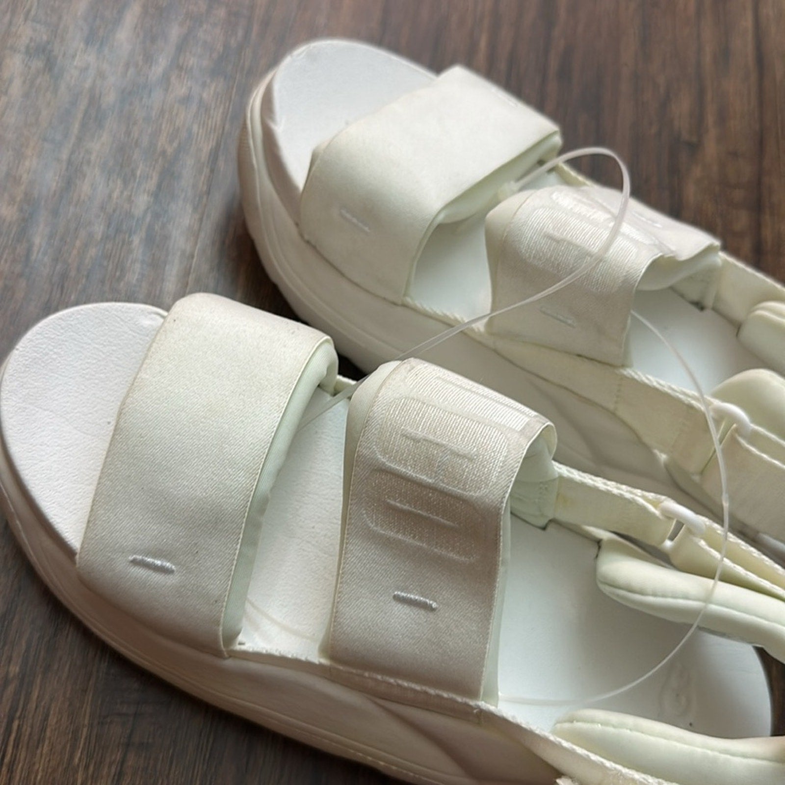 NEW UGG Cloud Sport Sandals Bright White Women’s US Size  8.5