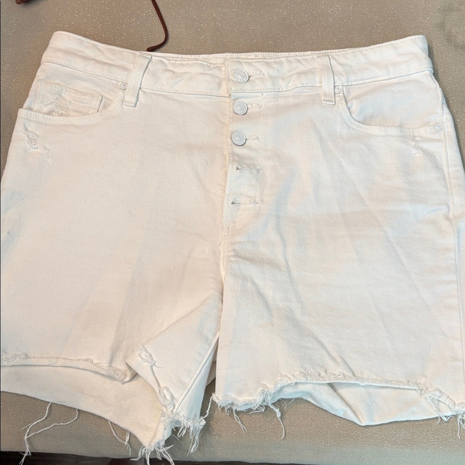 PAIGE Sarah Longline Shorts Raw Hem Destructed Distressed Wild White - size 29