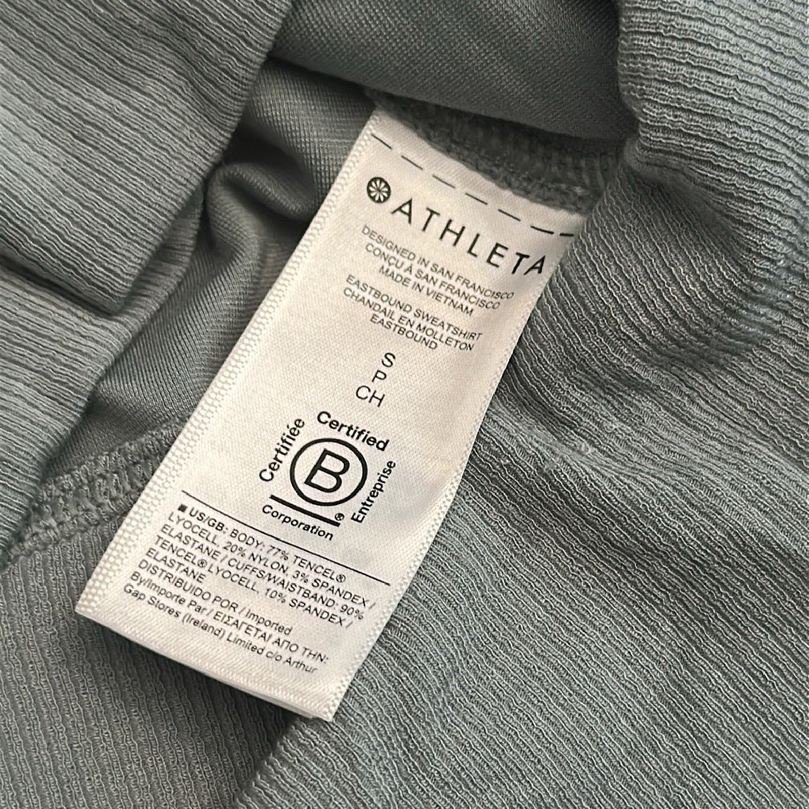Athleta Eastbound Sweatshirt V-Neck Long Sleeve Green Small