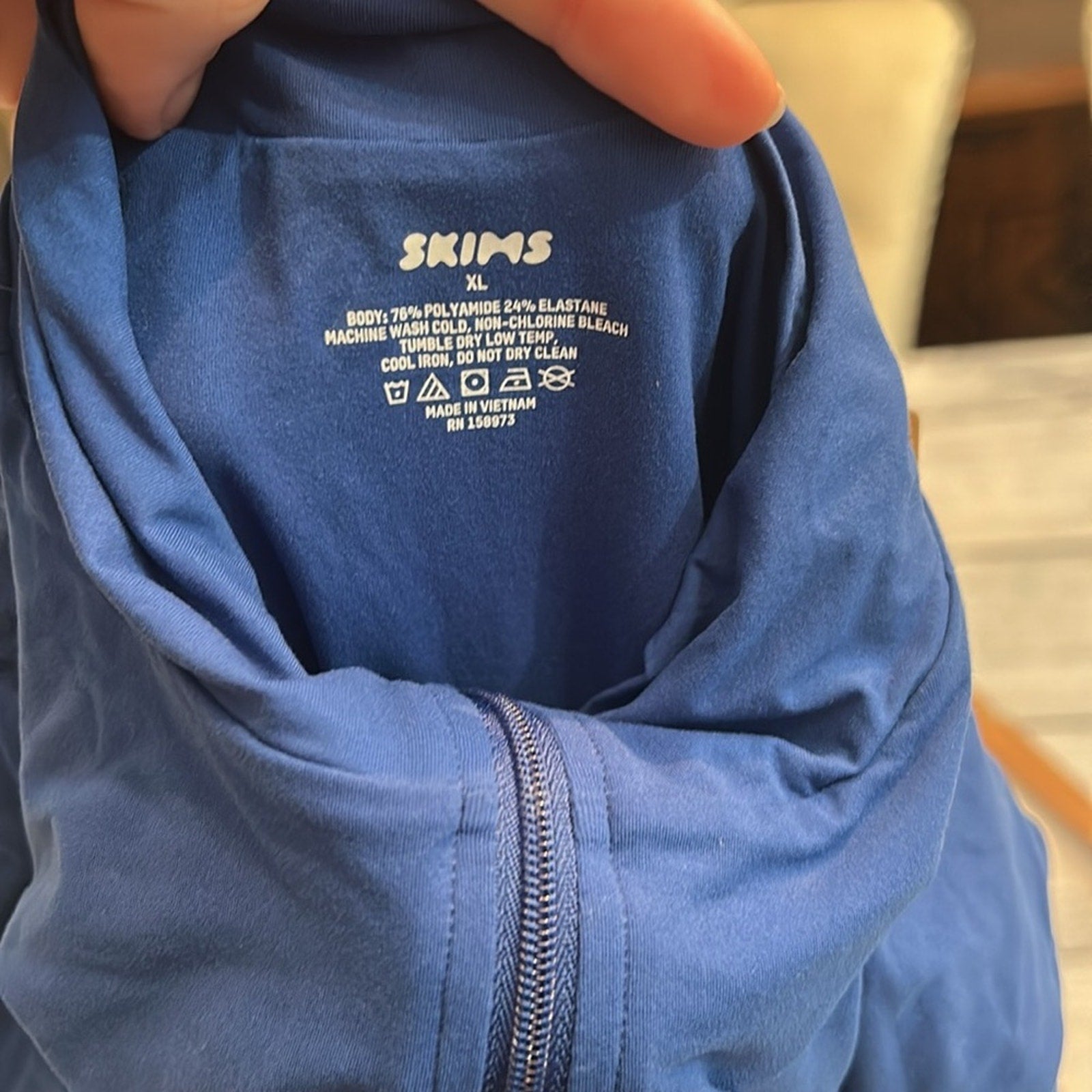 NWT SKIMS Fits Everybody Long Sleeve Zip-up bodysuit - size XL