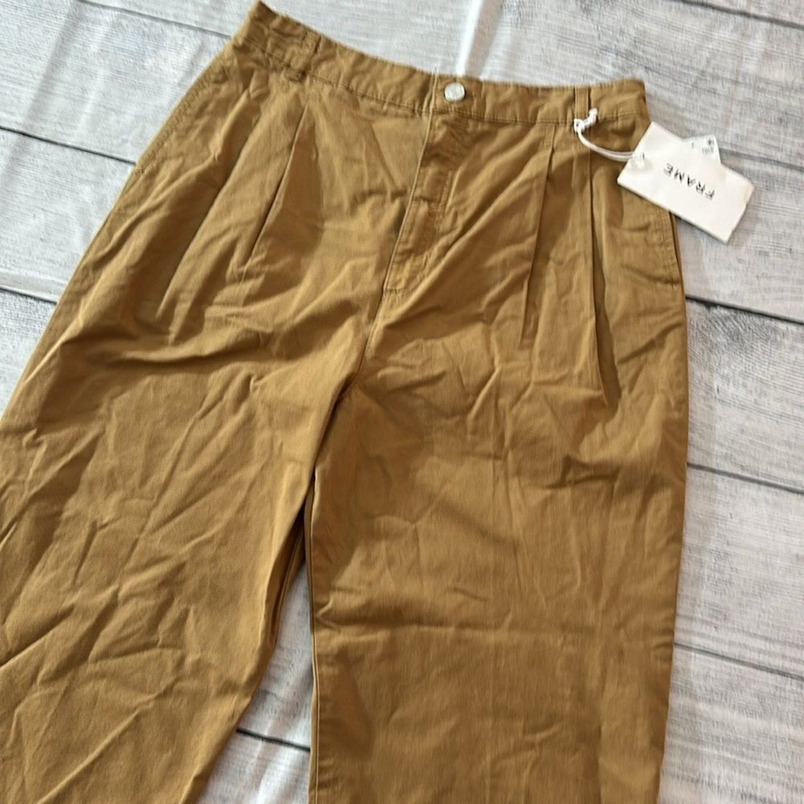 NWT FRAME Pleat Front Wide Leg Chinos In Camel - size 28