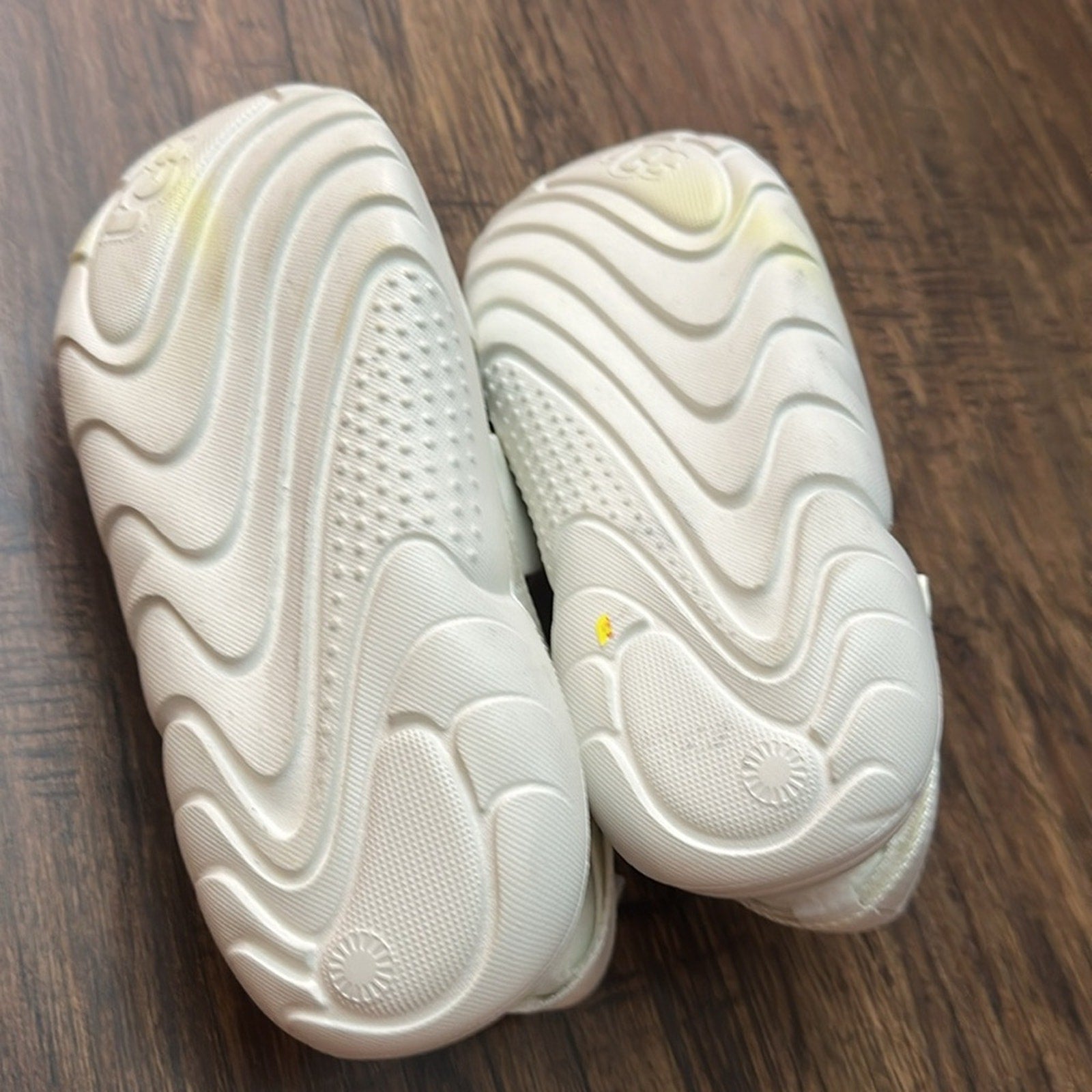 NEW UGG Cloud Sport Sandals Bright White Women’s US Size  8.5