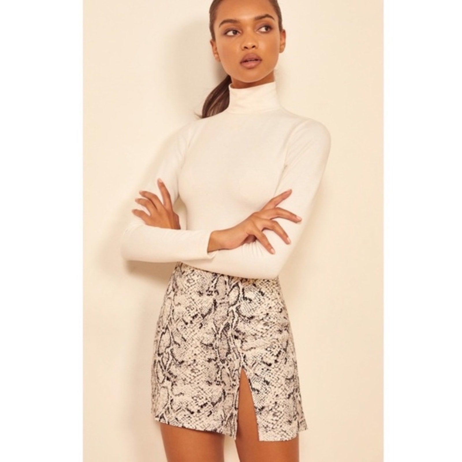 REFORMATION Margot Mini Skirt PRINT FRONT SLIT - size 8