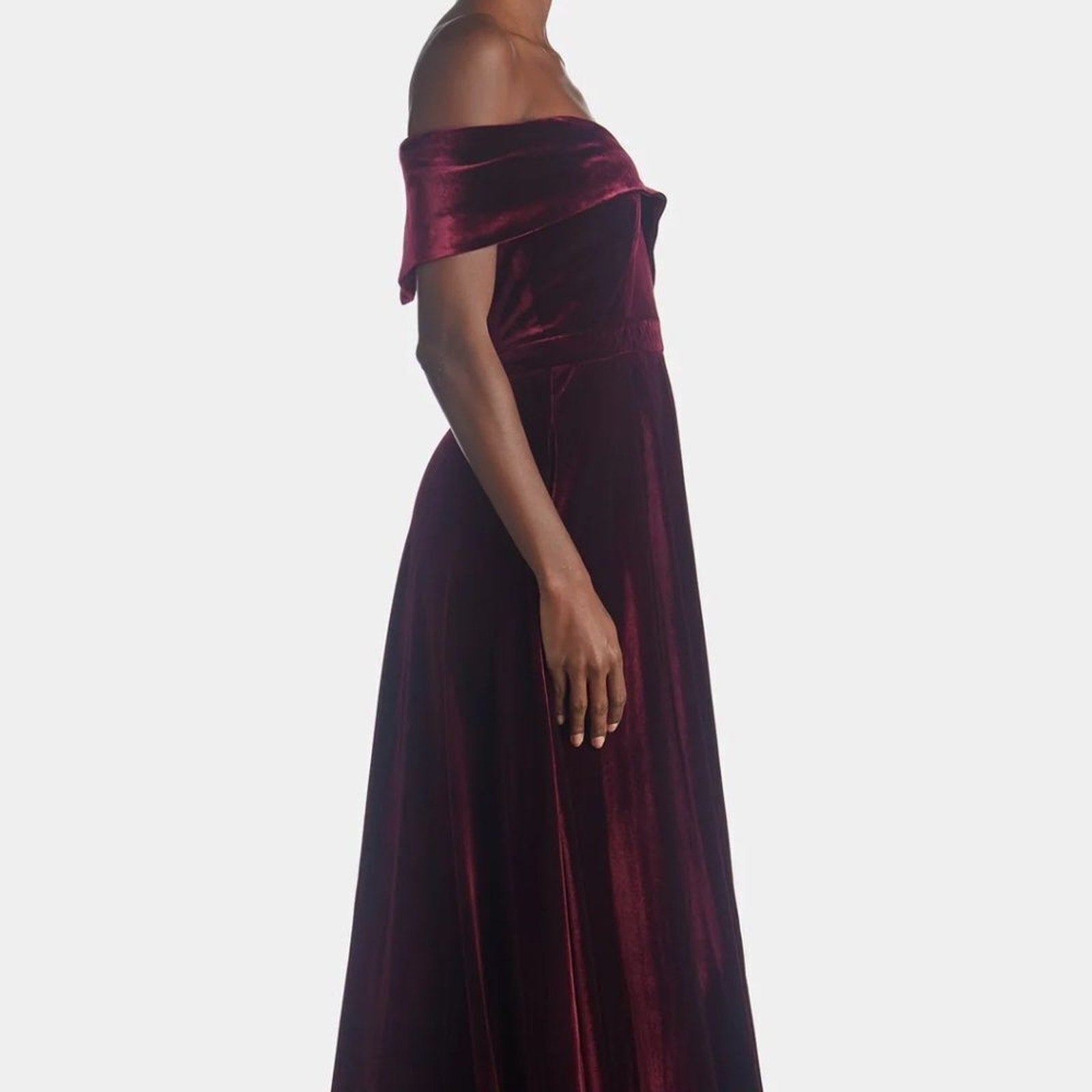 NWT XSCAPE Off-The-Shoulder Velvet Fit & Flare Gown - size 8