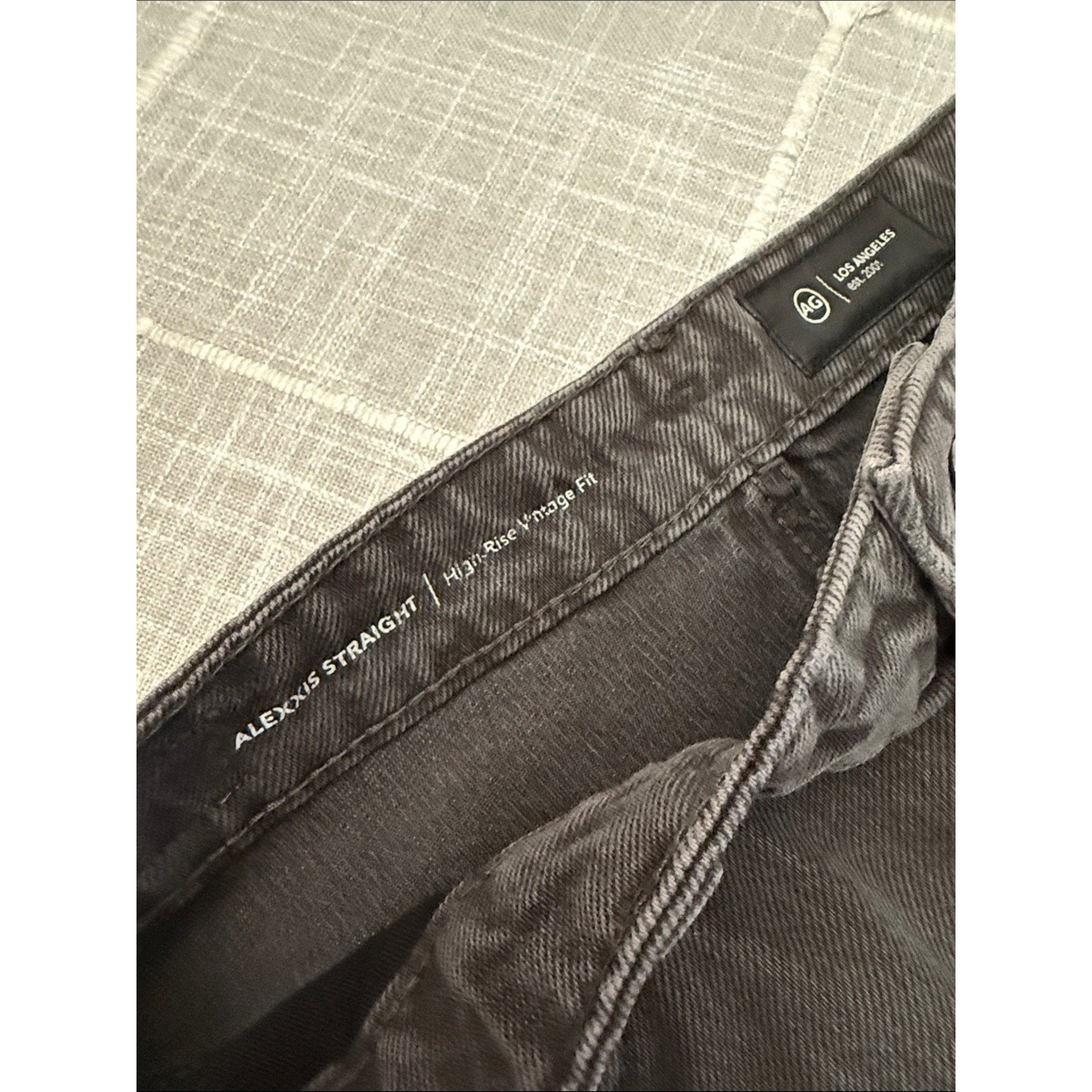Ag Alexxis High-Rise Vintage Straight Jean Black Stone - 28 🌟