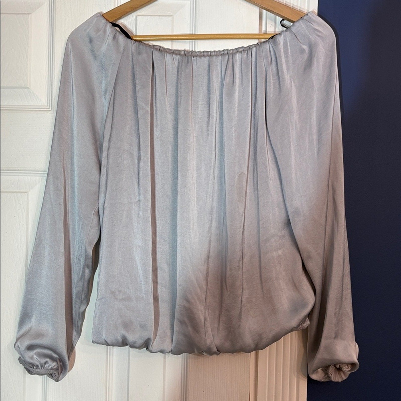 Bailey 44 Womens Gray Satin Off the Shoulder Long Sleeve Blouse - size small